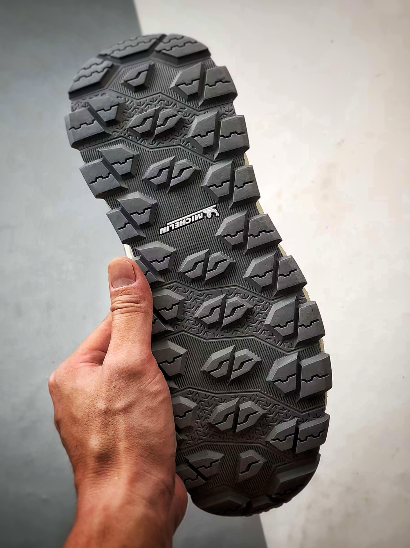 Descente迪桑特 Ski Style 灰色 滑雪系列低帮潮流运动户外登山鞋-莆田鞋,莆田鞋货源,高仿鞋,高仿鞋货源,安福档口,莆田高仿鞋,莆田鞋批发,高仿鞋批发,莆田高仿运动鞋,高仿运动鞋,莆田运动鞋 Descente迪桑特 Ski Style 灰色 滑雪系列低帮潮流运动户外登山鞋