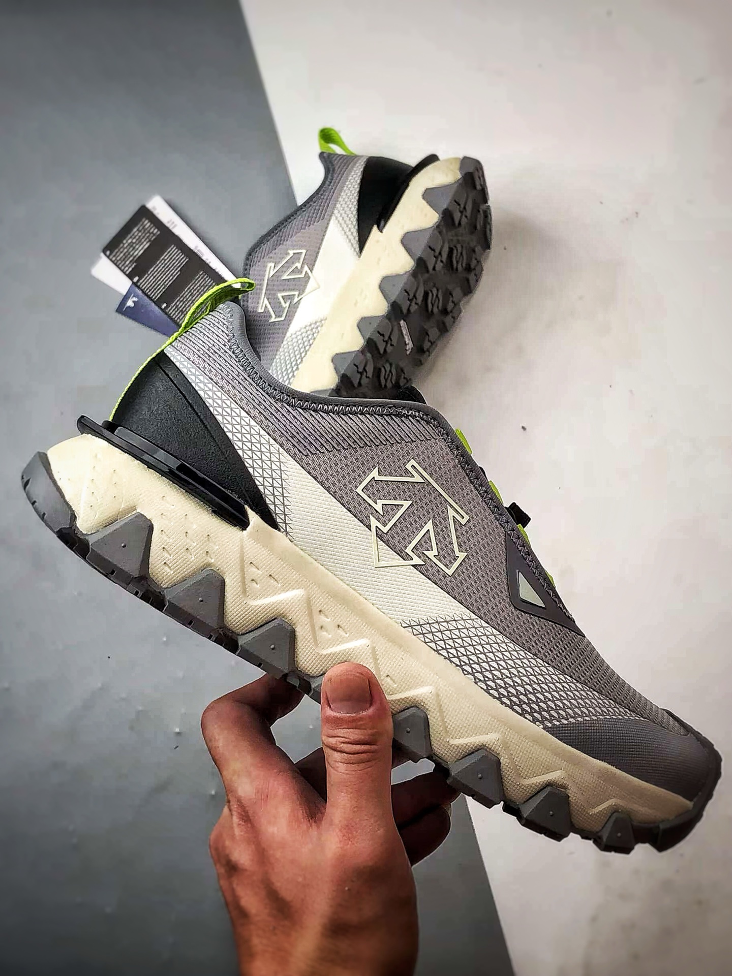 Descente迪桑特 Ski Style 灰色 滑雪系列低帮潮流运动户外登山鞋-莆田鞋,莆田鞋货源,高仿鞋,高仿鞋货源,安福档口,莆田高仿鞋,莆田鞋批发,高仿鞋批发,莆田高仿运动鞋,高仿运动鞋,莆田运动鞋 Descente迪桑特 Ski Style 灰色 滑雪系列低帮潮流运动户外登山鞋