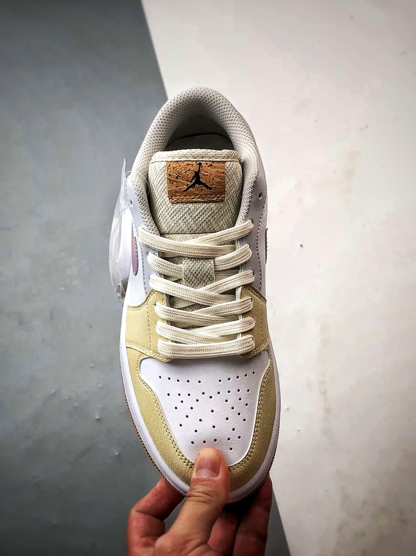 定制球鞋 Air Jordan 1 Low 猫小白 白黄粉 IB8861-151-莆田鞋,莆田鞋货源,高仿鞋,高仿鞋货源,安福档口,莆田高仿鞋,莆田鞋批发,高仿鞋批发,莆田高仿运动鞋,高仿运动鞋,莆田运动鞋 定制球鞋 Air Jordan 1 Low 猫小白 白黄粉 IB8861-151