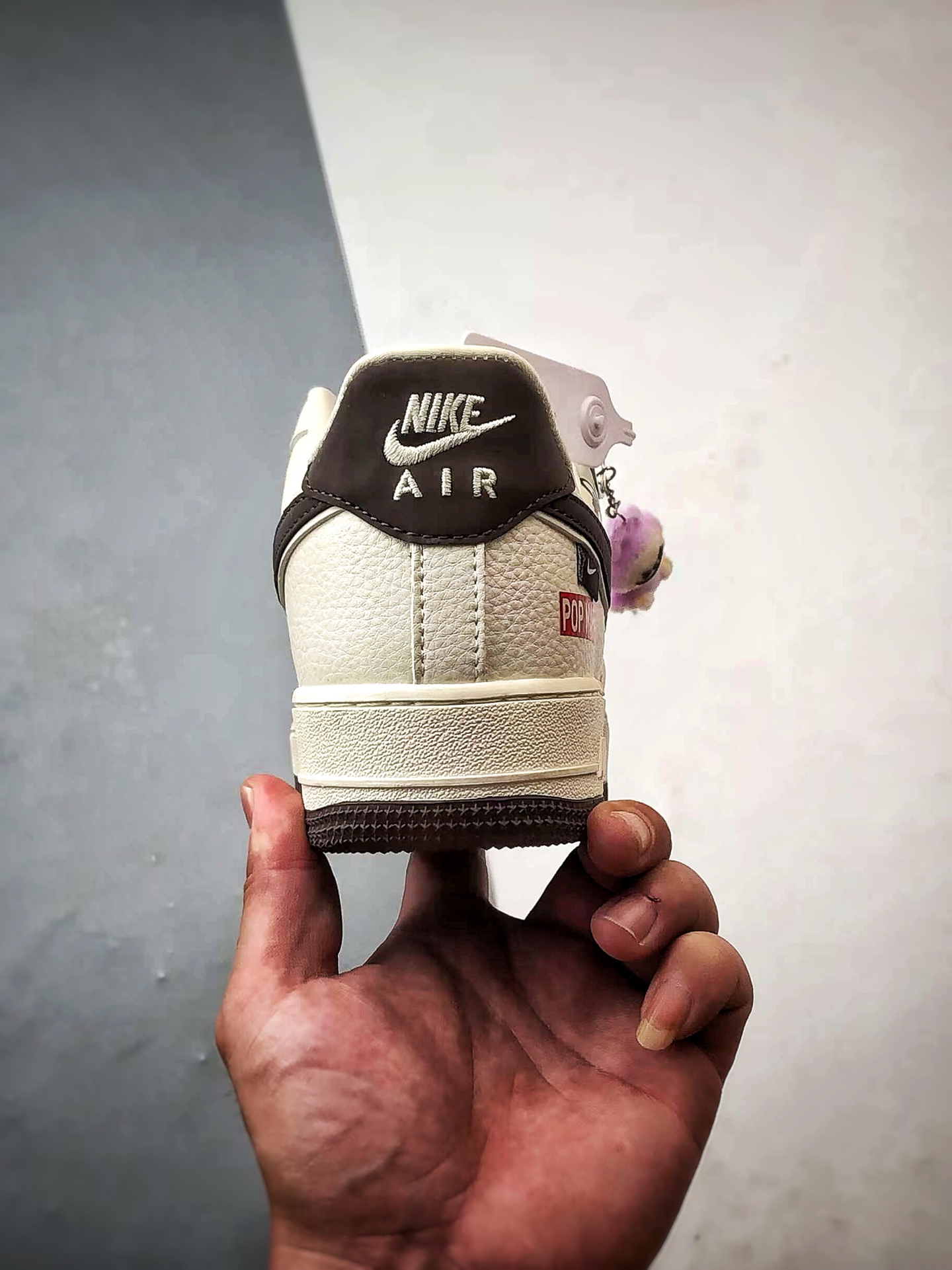 Air Force 1 Low 拉布布米白棕 KJ1688-012-莆田鞋,莆田鞋货源,高仿鞋,高仿鞋货源,安福档口,莆田高仿鞋,莆田鞋批发,高仿鞋批发,莆田高仿运动鞋,高仿运动鞋,莆田运动鞋 Air Force 1 Low 拉布布米白棕 KJ1688-012