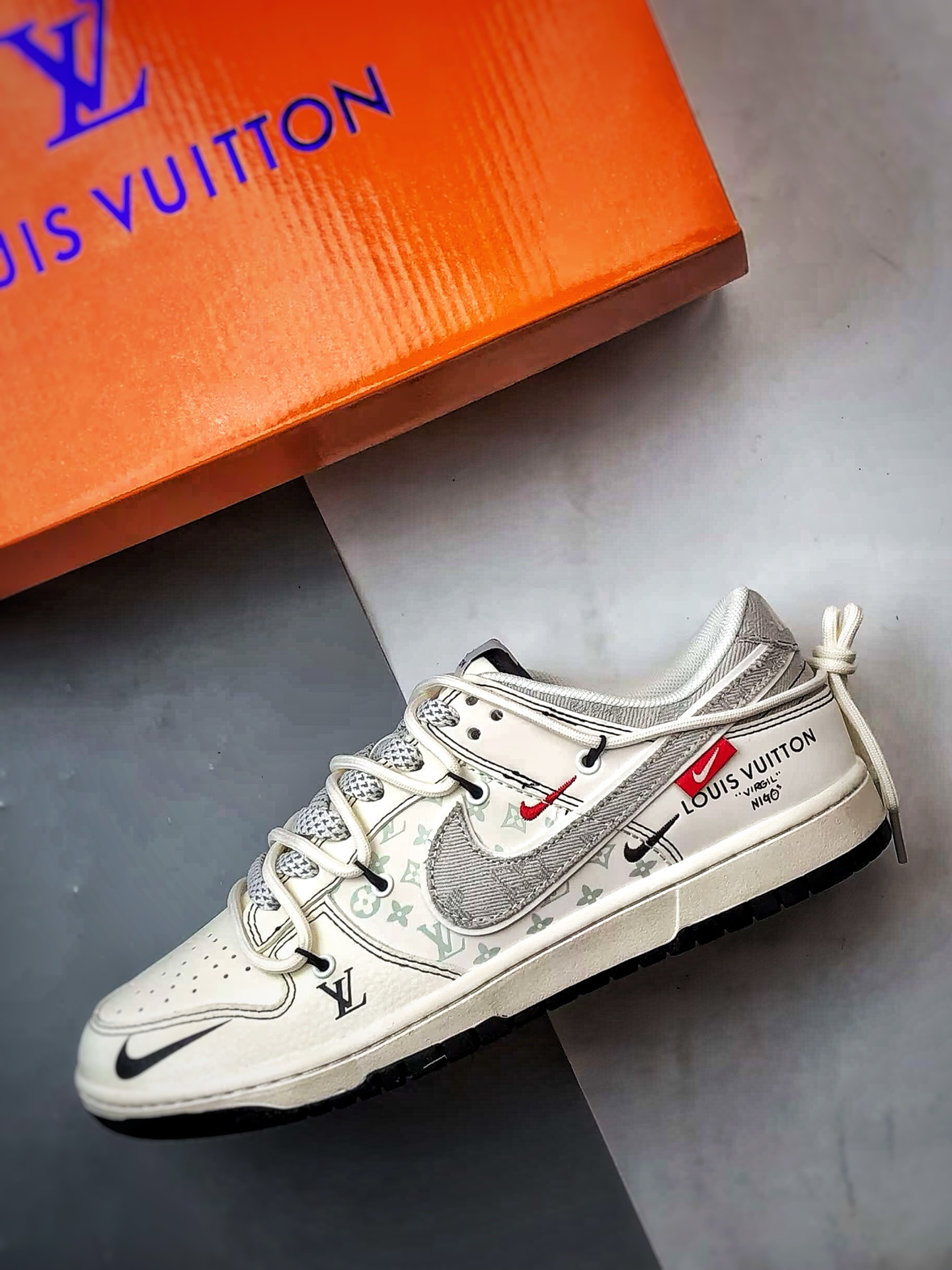 Air Jordan 1 Low OG ”高端定制” LV米白牛仔灰钩解构 YX5066-379-莆田鞋,莆田鞋货源,高仿鞋,高仿鞋货源,安福档口,莆田高仿鞋,莆田鞋批发,高仿鞋批发,莆田高仿运动鞋,高仿运动鞋,莆田运动鞋 Air Jordan 1 Low OG ”高端定制” LV米白牛仔灰钩解构 YX5066-379