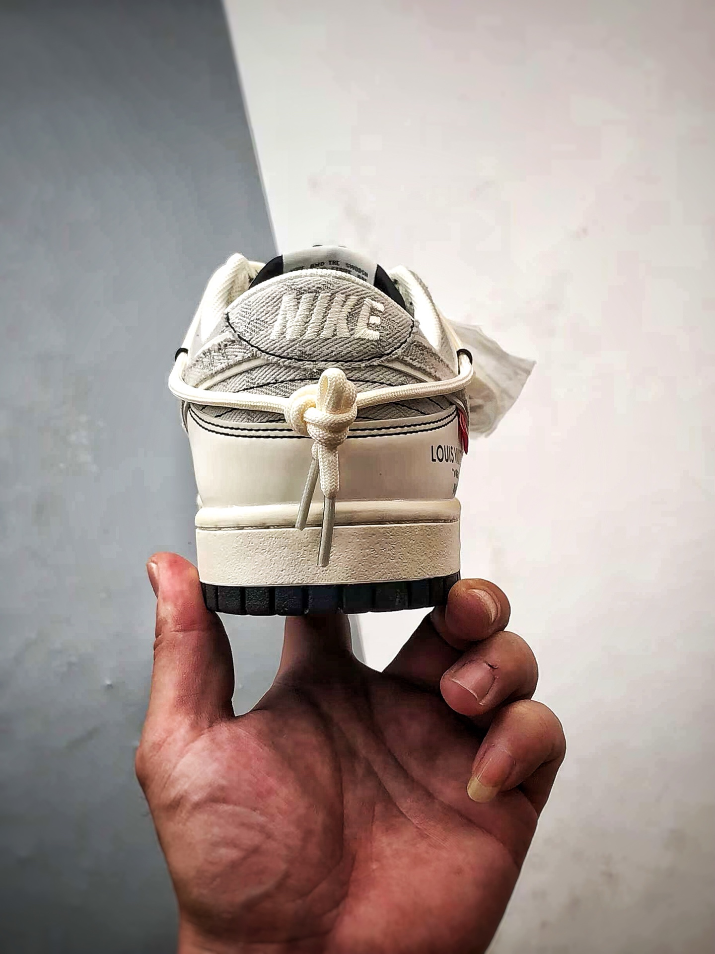 Air Jordan 1 Low OG ”高端定制” LV米白牛仔灰钩解构 YX5066-379-莆田鞋,莆田鞋货源,高仿鞋,高仿鞋货源,安福档口,莆田高仿鞋,莆田鞋批发,高仿鞋批发,莆田高仿运动鞋,高仿运动鞋,莆田运动鞋 Air Jordan 1 Low OG ”高端定制” LV米白牛仔灰钩解构 YX5066-379