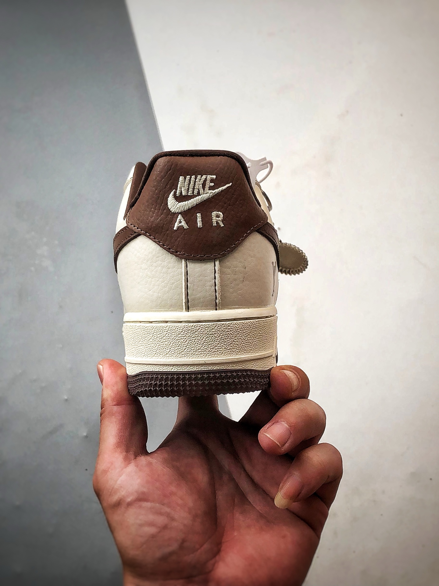 LV x Air Force 1 Low 米白棕 KK1988-087-莆田鞋,莆田鞋货源,高仿鞋,高仿鞋货源,安福档口,莆田高仿鞋,莆田鞋批发,高仿鞋批发,莆田高仿运动鞋,高仿运动鞋,莆田运动鞋 LV x Air Force 1 Low 米白棕 KK1988-087