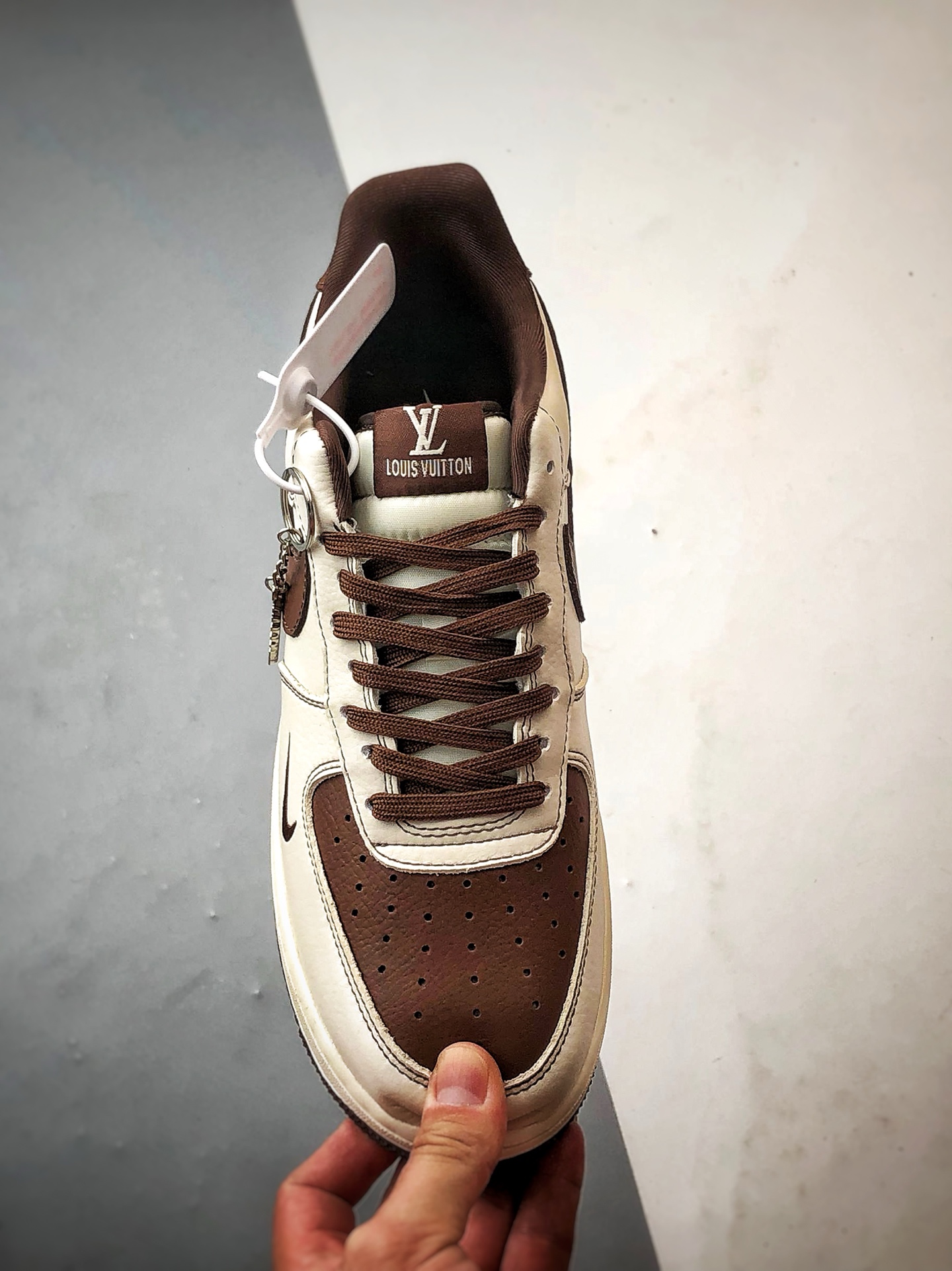 LV x Air Force 1 Low 米白棕 KK1988-087-莆田鞋,莆田鞋货源,高仿鞋,高仿鞋货源,安福档口,莆田高仿鞋,莆田鞋批发,高仿鞋批发,莆田高仿运动鞋,高仿运动鞋,莆田运动鞋 LV x Air Force 1 Low 米白棕 KK1988-087