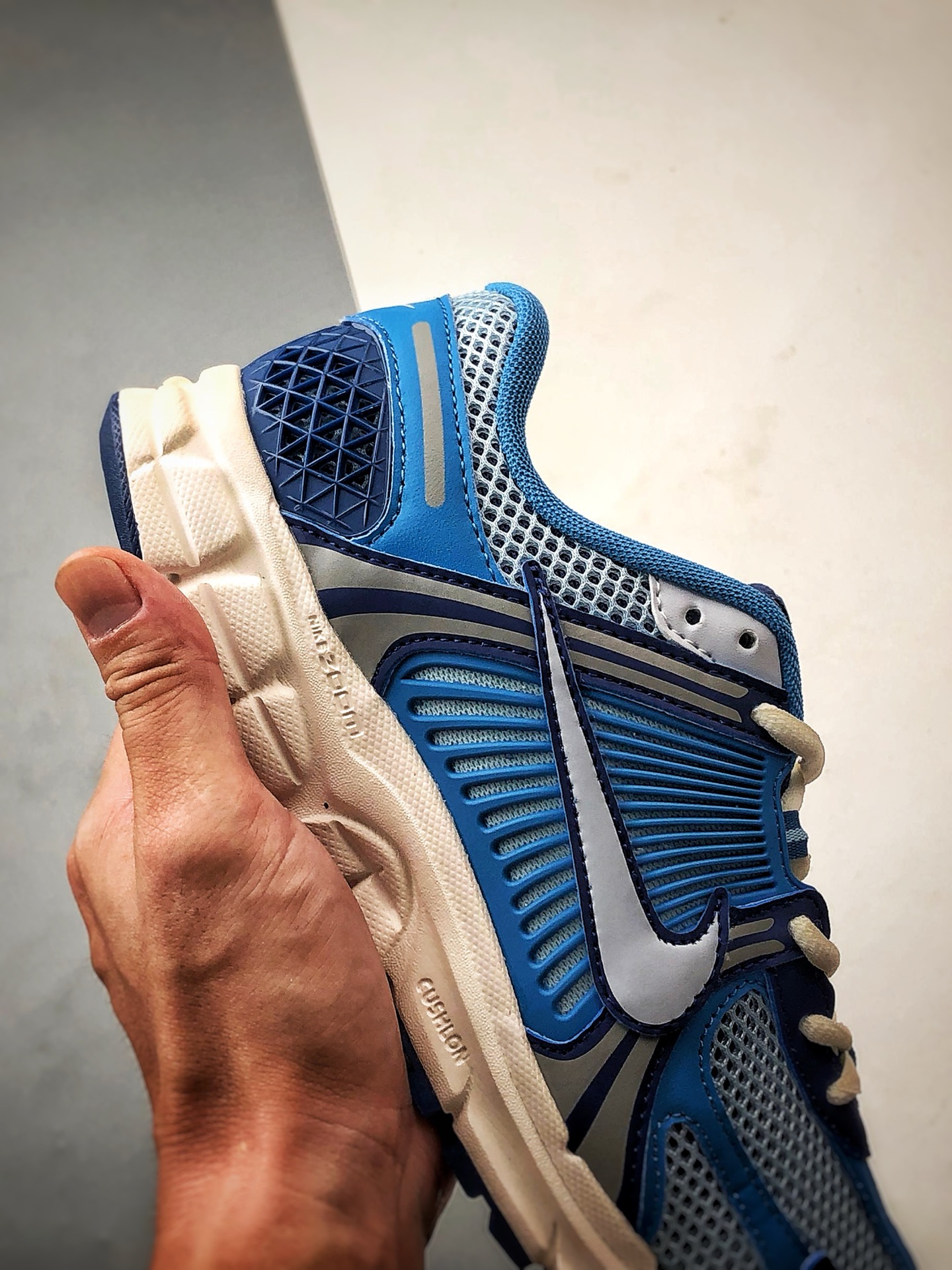 NK Air Zoom Vomero 5 白蓝 登月5代回弹缓震跑步鞋 FB9149-400-莆田鞋,莆田鞋货源,高仿鞋,高仿鞋货源,安福档口,莆田高仿鞋,莆田鞋批发,高仿鞋批发,莆田高仿运动鞋,高仿运动鞋,莆田运动鞋 NK Air Zoom Vomero 5 白蓝 登月5代回弹缓震跑步鞋 FB9149-400