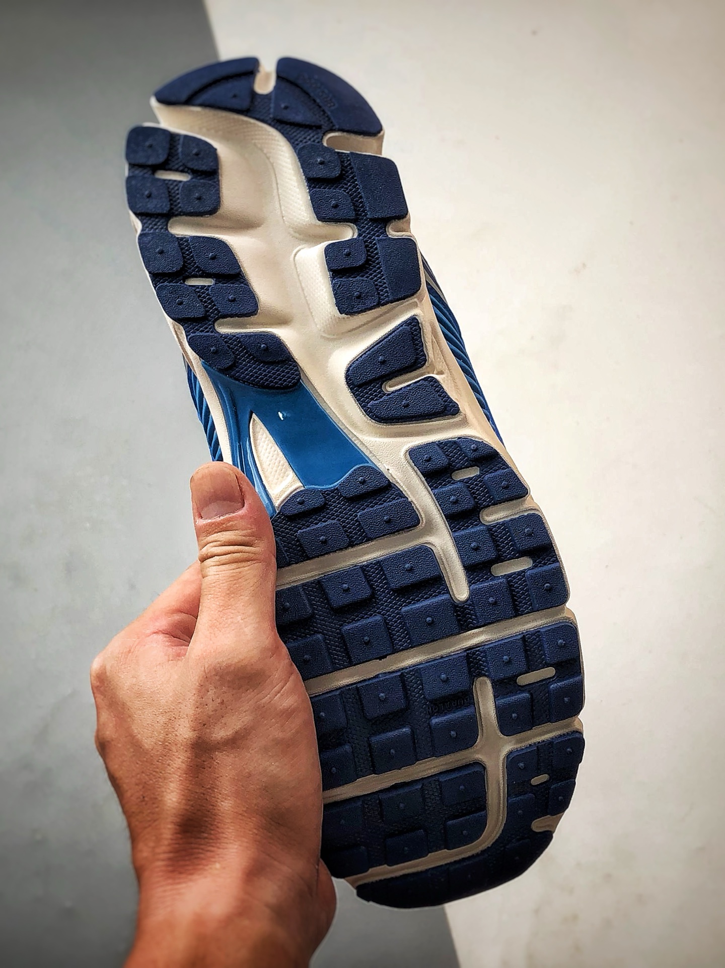 NK Air Zoom Vomero 5 白蓝 登月5代回弹缓震跑步鞋 FB9149-400-莆田鞋,莆田鞋货源,高仿鞋,高仿鞋货源,安福档口,莆田高仿鞋,莆田鞋批发,高仿鞋批发,莆田高仿运动鞋,高仿运动鞋,莆田运动鞋 NK Air Zoom Vomero 5 白蓝 登月5代回弹缓震跑步鞋 FB9149-400