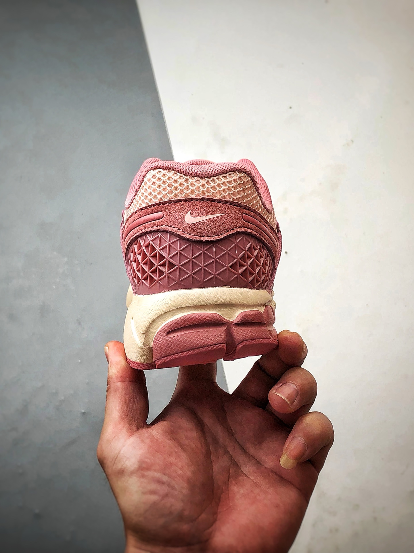 NK Air Zoom Vomero 5 粉色 登月5代回弹缓震跑步鞋 HF1553-600