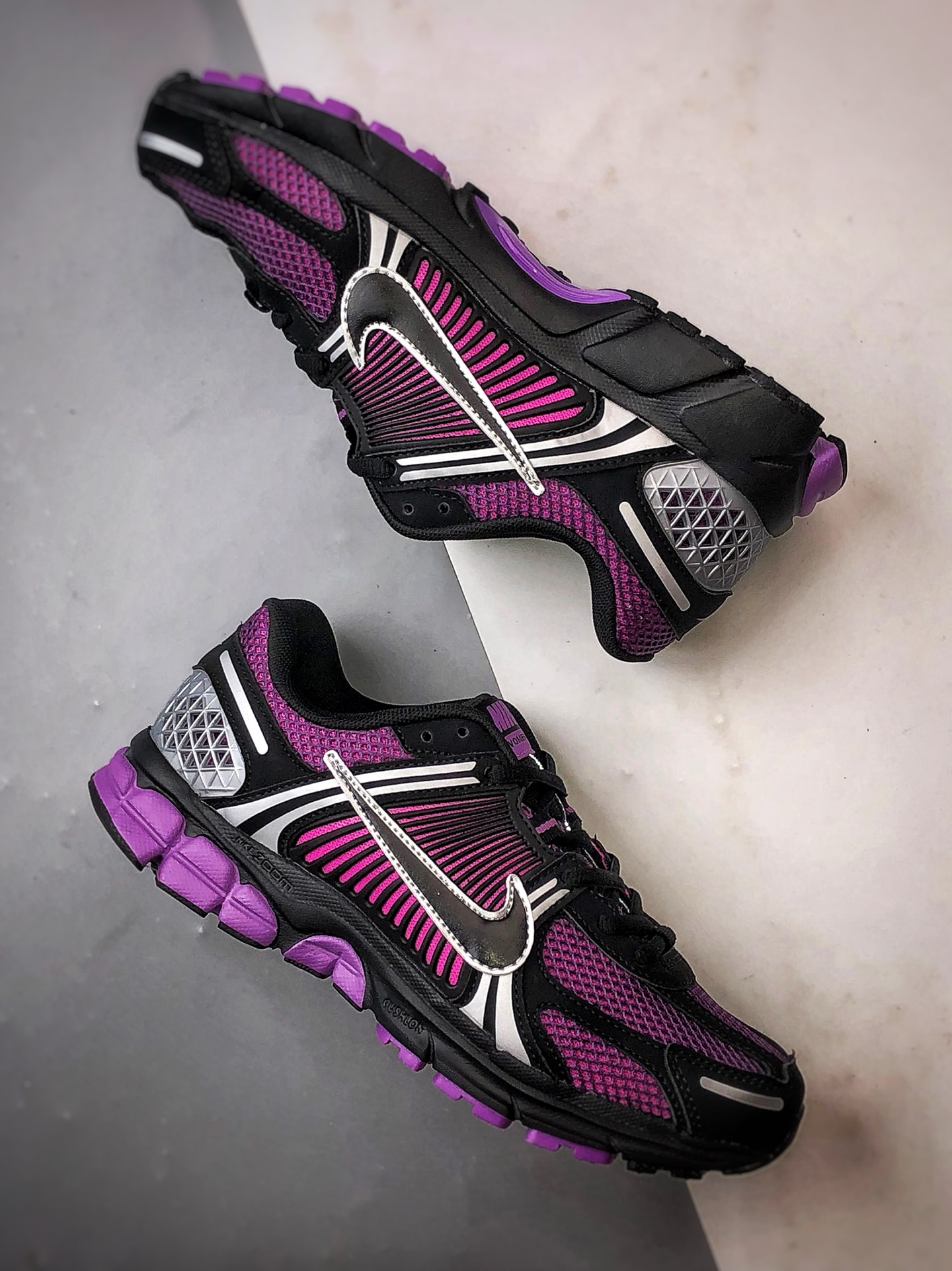 NK Air Zoom Vomero 5 黑紫 登月5代回弹缓震跑步鞋 FB9149-500