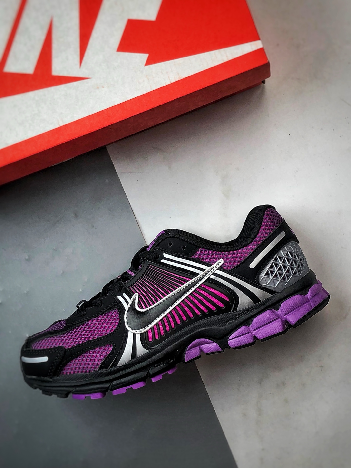 NK Air Zoom Vomero 5 黑紫 登月5代回弹缓震跑步鞋 FB9149-500