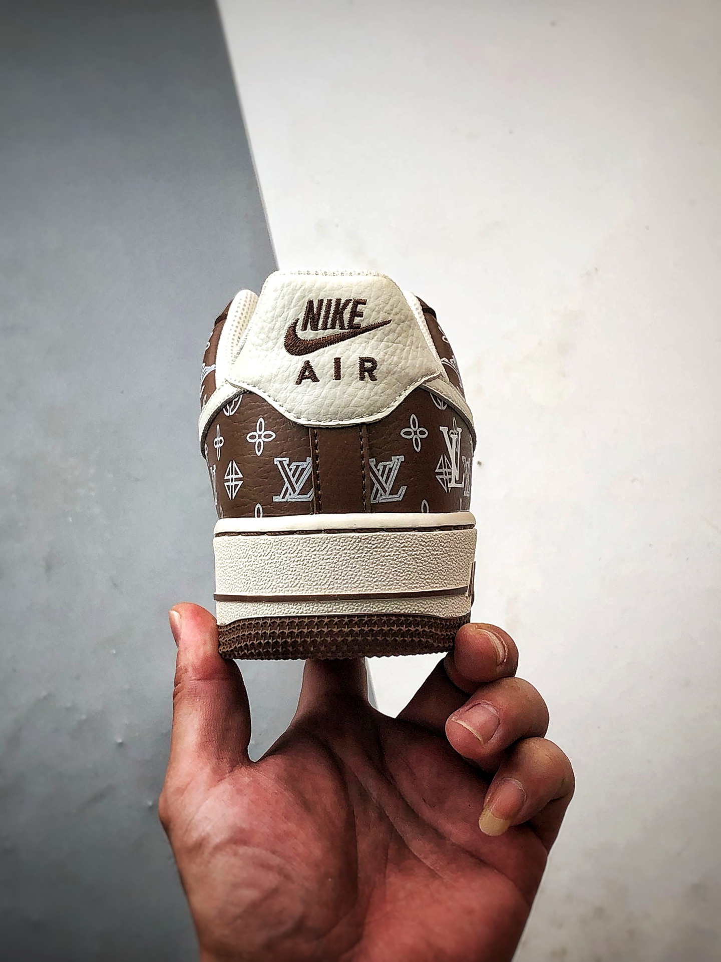 LV x Air Force 1 Low 印花米白棕 LW9279-018-莆田鞋,莆田鞋货源,高仿鞋,高仿鞋货源,安福档口,莆田高仿鞋,莆田鞋批发,高仿鞋批发,莆田高仿运动鞋,高仿运动鞋,莆田运动鞋 LV x Air Force 1 Low 印花米白棕 LW9279-018