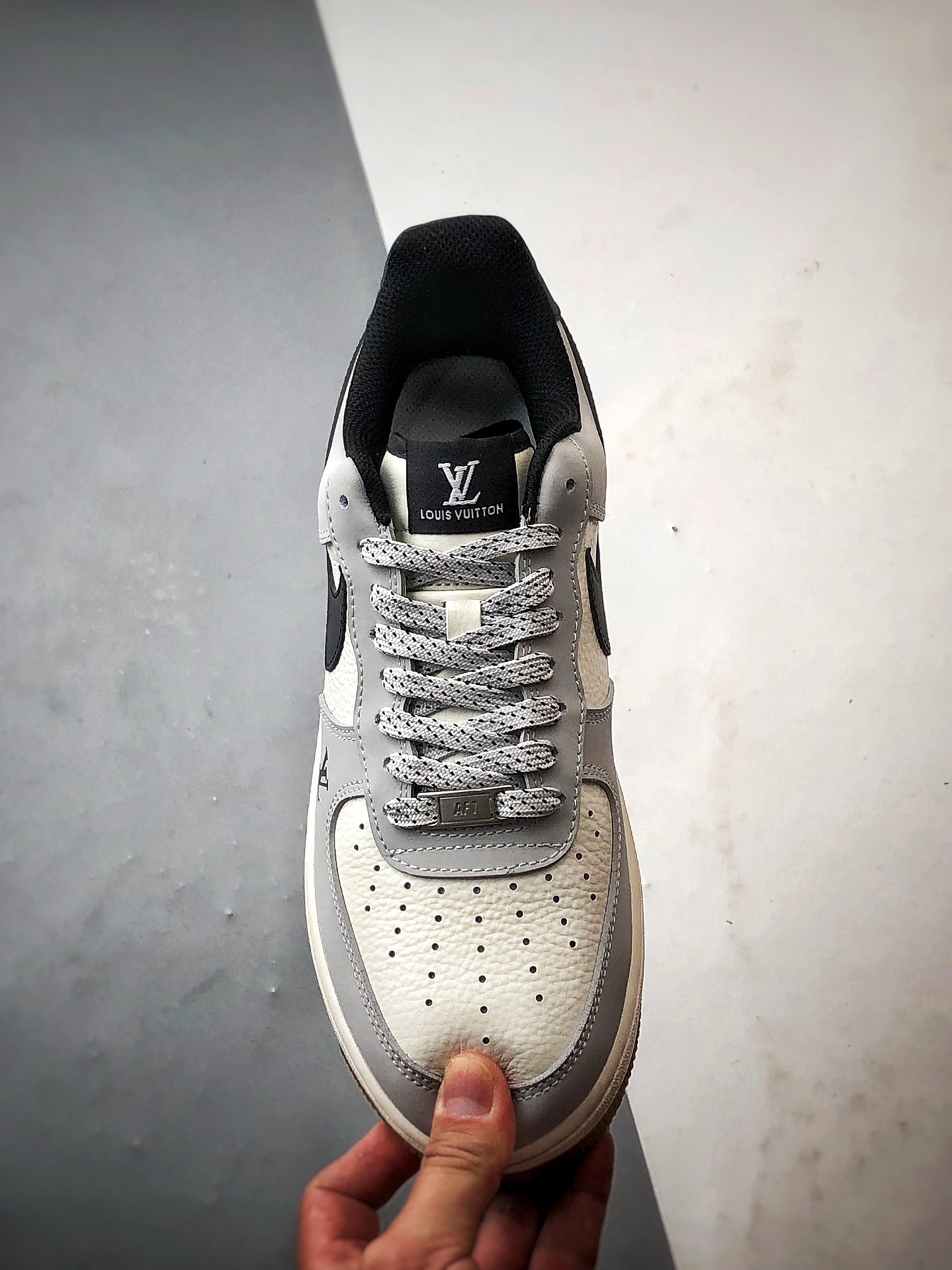 LV x Air Force 1 Low 灰白夜魔侠 LW9279-020-莆田鞋,莆田鞋货源,高仿鞋,高仿鞋货源,安福档口,莆田高仿鞋,莆田鞋批发,高仿鞋批发,莆田高仿运动鞋,高仿运动鞋,莆田运动鞋 LV x Air Force 1 Low 灰白夜魔侠 LW9279-020