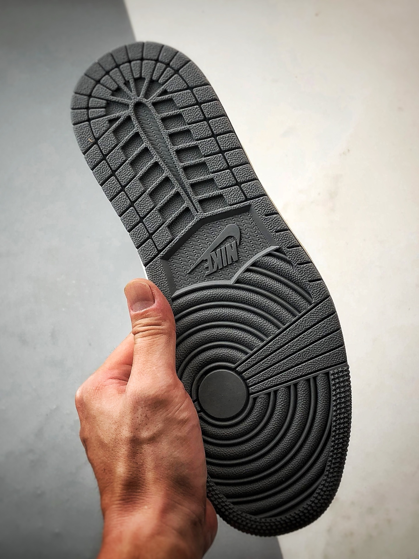 Air Jordan 1 Low OG ”高端定制” LV灰白蛇纹倒钩 XS7089-619-莆田鞋,莆田鞋货源,高仿鞋,高仿鞋货源,安福档口,莆田高仿鞋,莆田鞋批发,高仿鞋批发,莆田高仿运动鞋,高仿运动鞋,莆田运动鞋 Air Jordan 1 Low OG ”高端定制” LV灰白蛇纹倒钩 XS7089-619