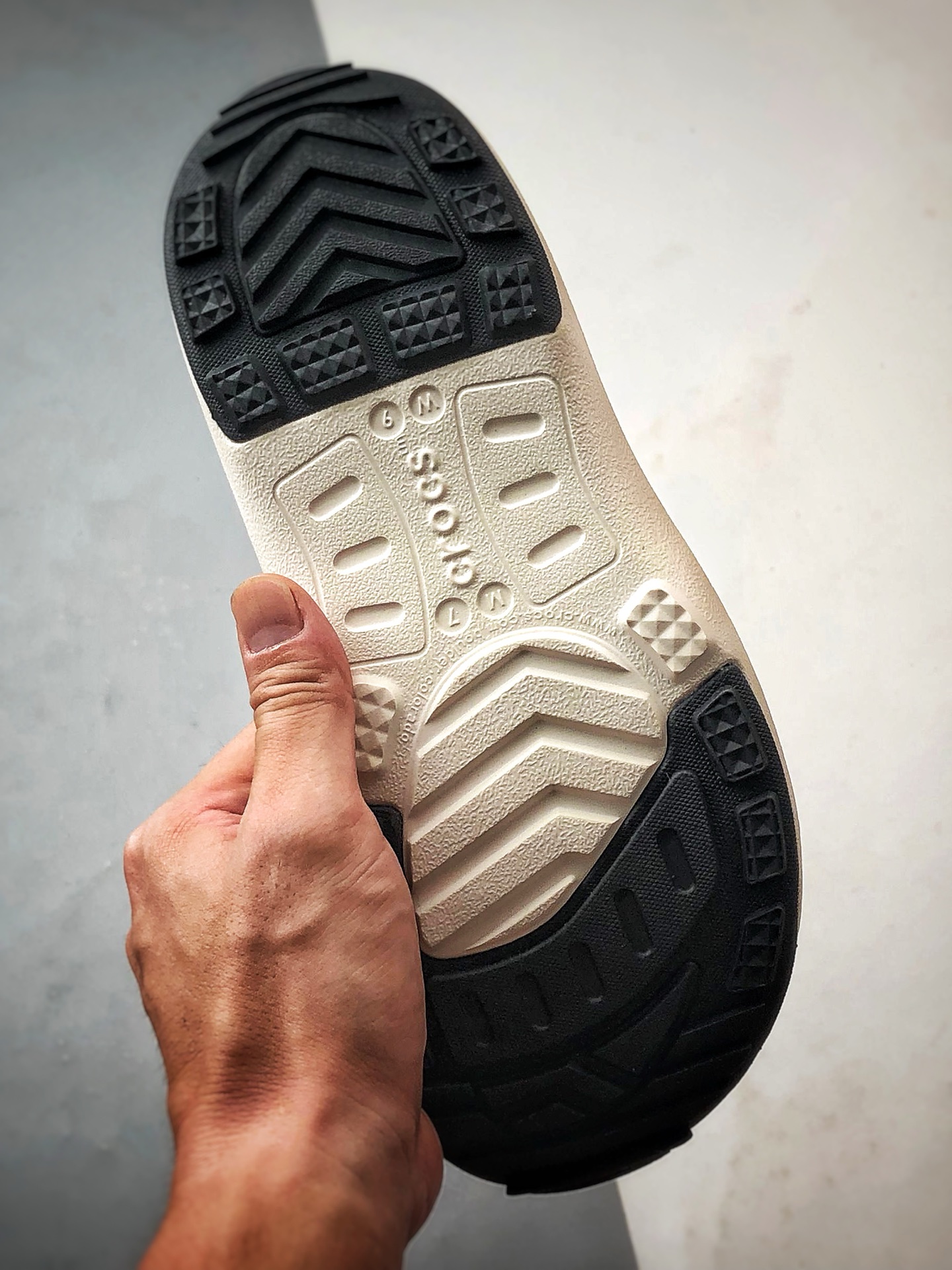 大爆款 盒装现货 新款出货 Crocs卡骆驰 Quick Trail EVA 白色 户外休闲舒适透气速干沙滩凉鞋