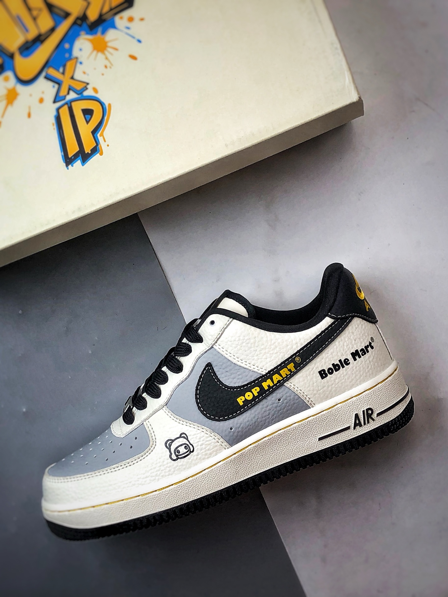 Air Force 1 '07 Low 泡泡玛特米灰黑 SC0601-564-莆田鞋,莆田鞋货源,高仿鞋,高仿鞋货源,安福档口,莆田高仿鞋,莆田鞋批发,高仿鞋批发,莆田高仿运动鞋,高仿运动鞋,莆田运动鞋 Air Force 1 '07 Low 泡泡玛特米灰黑 SC0601-564