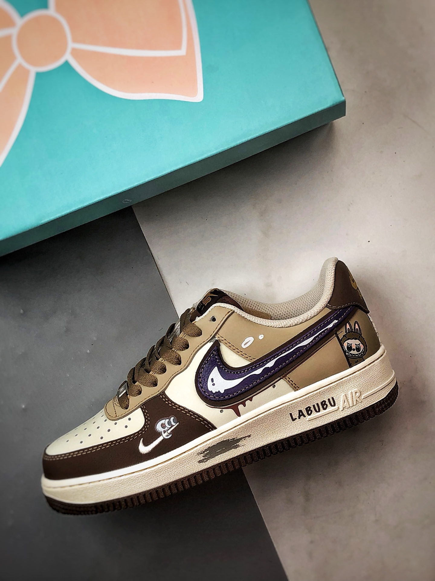 Air Force 1 '07 Low 拉布布米棕紫 LJ8822-101-莆田鞋,莆田鞋货源,高仿鞋,高仿鞋货源,安福档口,莆田高仿鞋,莆田鞋批发,高仿鞋批发,莆田高仿运动鞋,高仿运动鞋,莆田运动鞋 Air Force 1 '07 Low 拉布布米棕紫 LJ8822-101