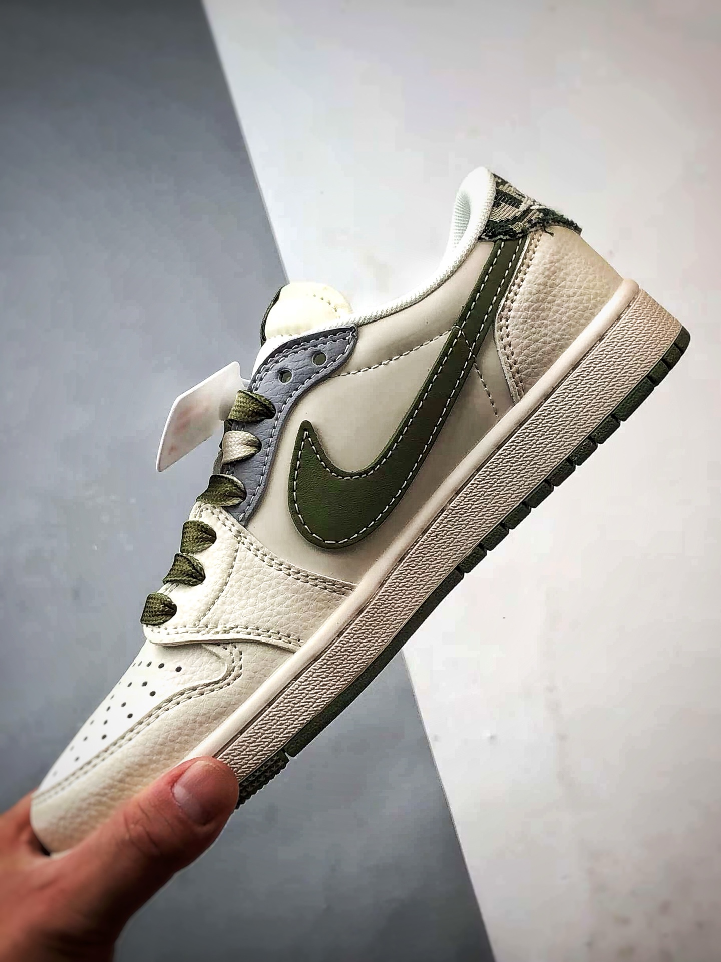 Air Jordan 1 Low OG ”高端定制” 迪奥米白绿倒钩 QW5088-203-莆田鞋,莆田鞋货源,高仿鞋,高仿鞋货源,安福档口,莆田高仿鞋,莆田鞋批发,高仿鞋批发,莆田高仿运动鞋,高仿运动鞋,莆田运动鞋 Air Jordan 1 Low OG ”高端定制” 迪奥米白绿倒钩 QW5088-203