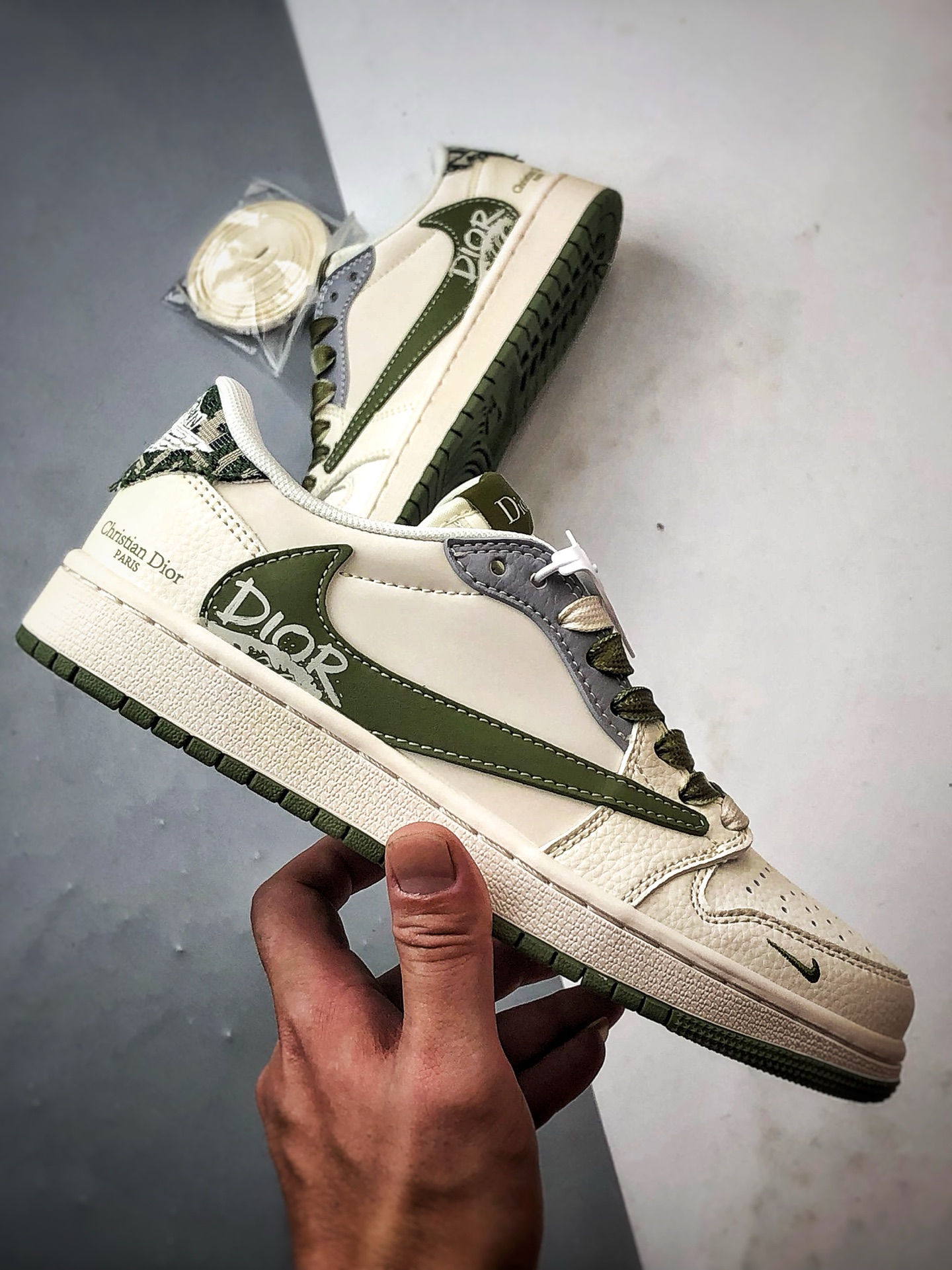 Air Jordan 1 Low OG ”高端定制” 迪奥米白绿倒钩 QW5088-203-莆田鞋,莆田鞋货源,高仿鞋,高仿鞋货源,安福档口,莆田高仿鞋,莆田鞋批发,高仿鞋批发,莆田高仿运动鞋,高仿运动鞋,莆田运动鞋 Air Jordan 1 Low OG ”高端定制” 迪奥米白绿倒钩 QW5088-203