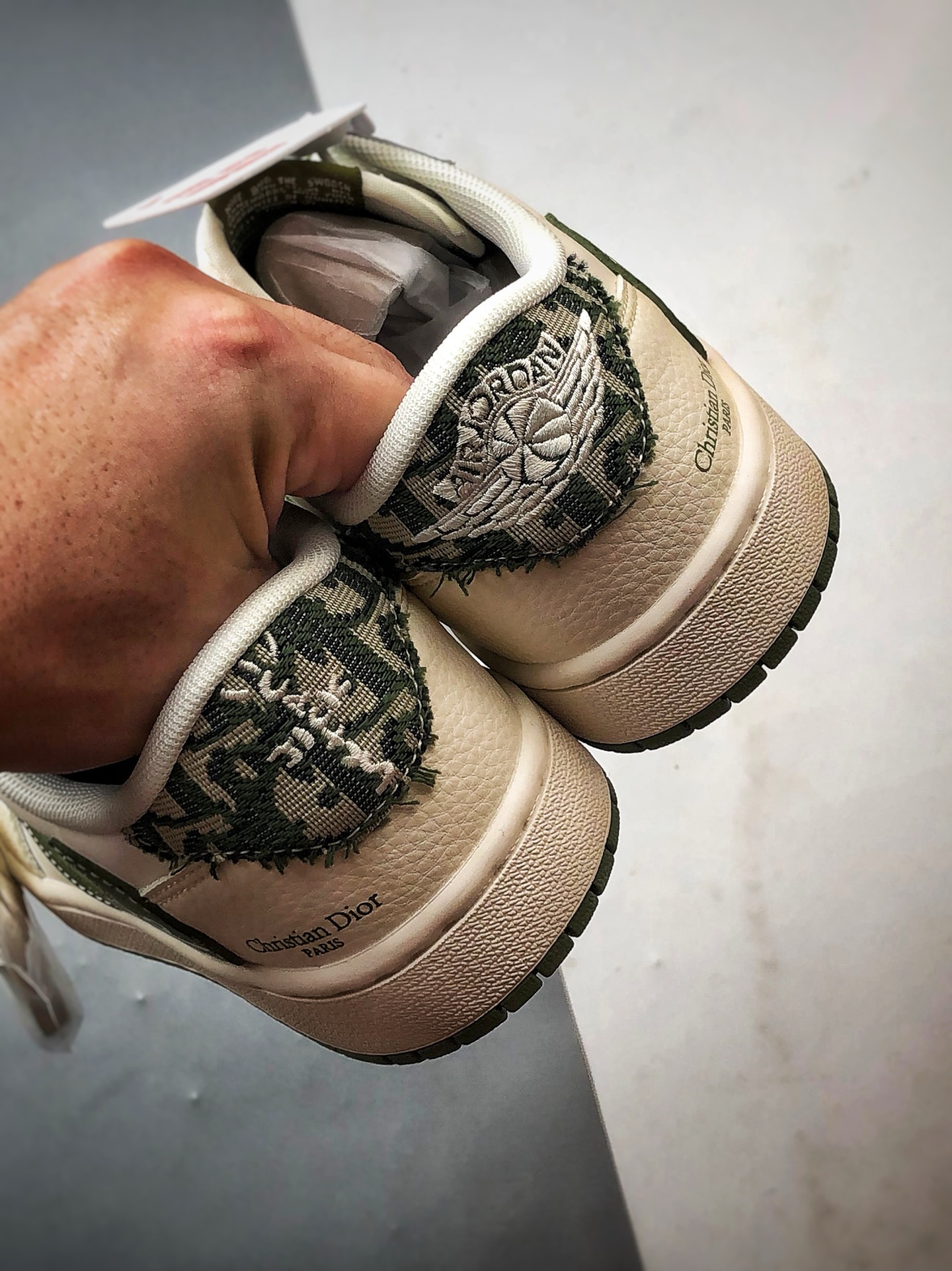 Air Jordan 1 Low OG ”高端定制” 迪奥米白绿倒钩 QW5088-203-莆田鞋,莆田鞋货源,高仿鞋,高仿鞋货源,安福档口,莆田高仿鞋,莆田鞋批发,高仿鞋批发,莆田高仿运动鞋,高仿运动鞋,莆田运动鞋 Air Jordan 1 Low OG ”高端定制” 迪奥米白绿倒钩 QW5088-203