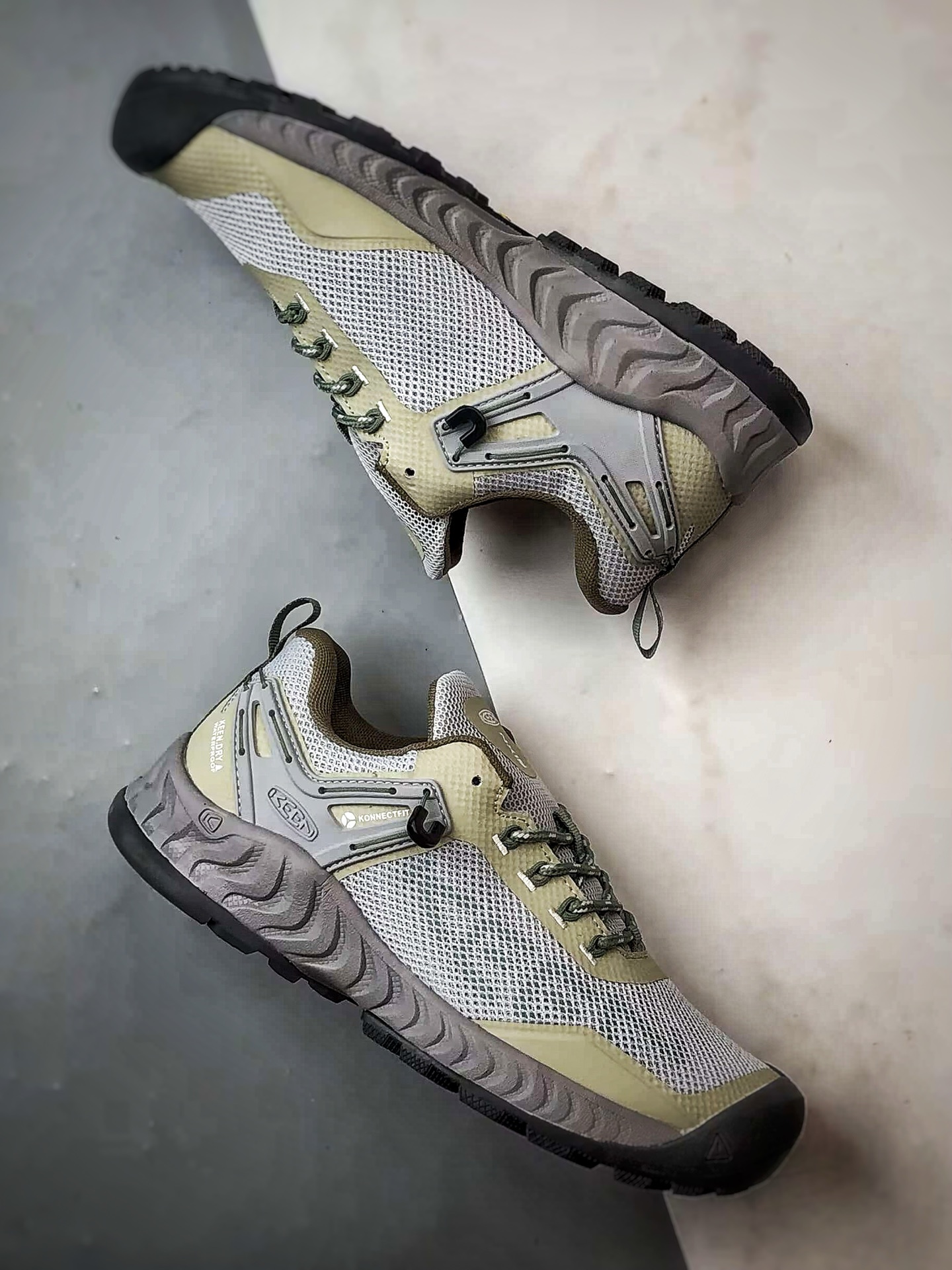 Keen Nxis Evo 灰绿 舒适防滑耐磨低帮徒步鞋