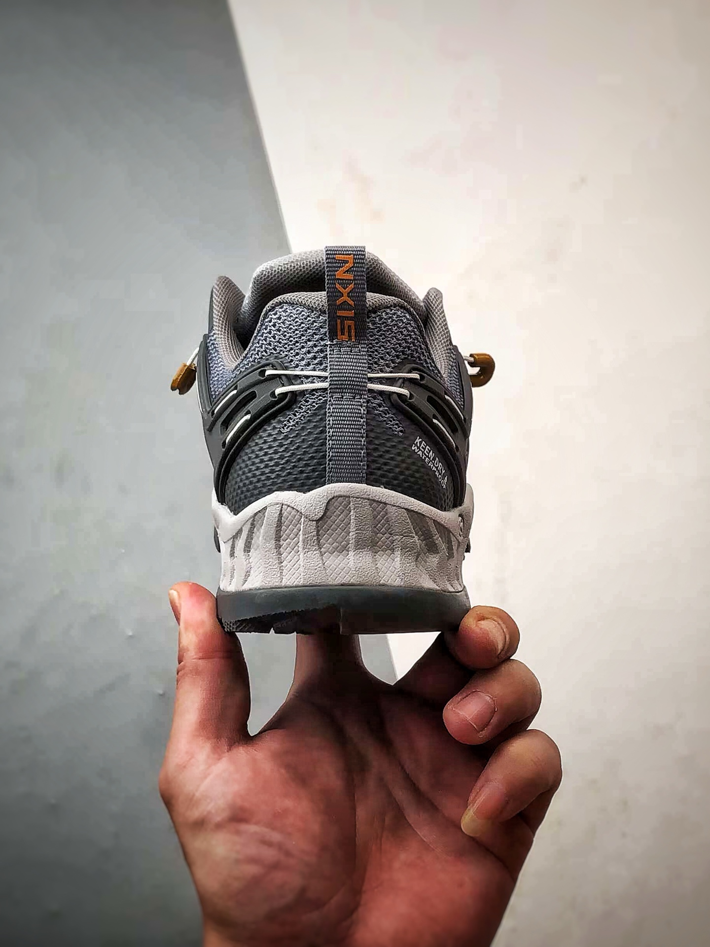 Keen Nxis Evo 灰色 舒适防滑耐磨低帮徒步鞋-莆田鞋,莆田鞋货源,高仿鞋,高仿鞋货源,安福档口,莆田高仿鞋,莆田鞋批发,高仿鞋批发,莆田高仿运动鞋,高仿运动鞋,莆田运动鞋 Keen Nxis Evo 灰色 舒适防滑耐磨低帮徒步鞋