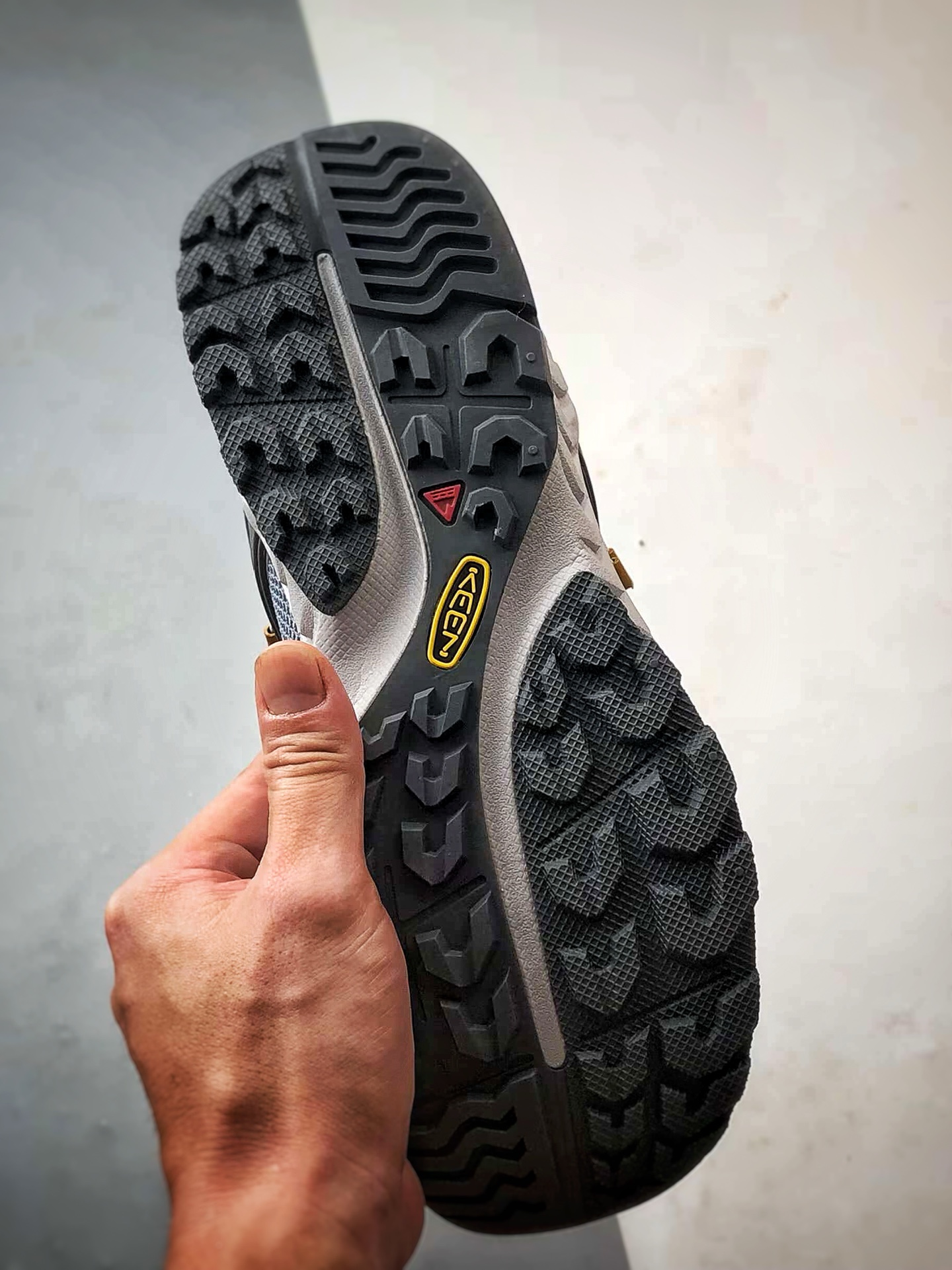 Keen Nxis Evo 灰色 舒适防滑耐磨低帮徒步鞋-莆田鞋,莆田鞋货源,高仿鞋,高仿鞋货源,安福档口,莆田高仿鞋,莆田鞋批发,高仿鞋批发,莆田高仿运动鞋,高仿运动鞋,莆田运动鞋 Keen Nxis Evo 灰色 舒适防滑耐磨低帮徒步鞋