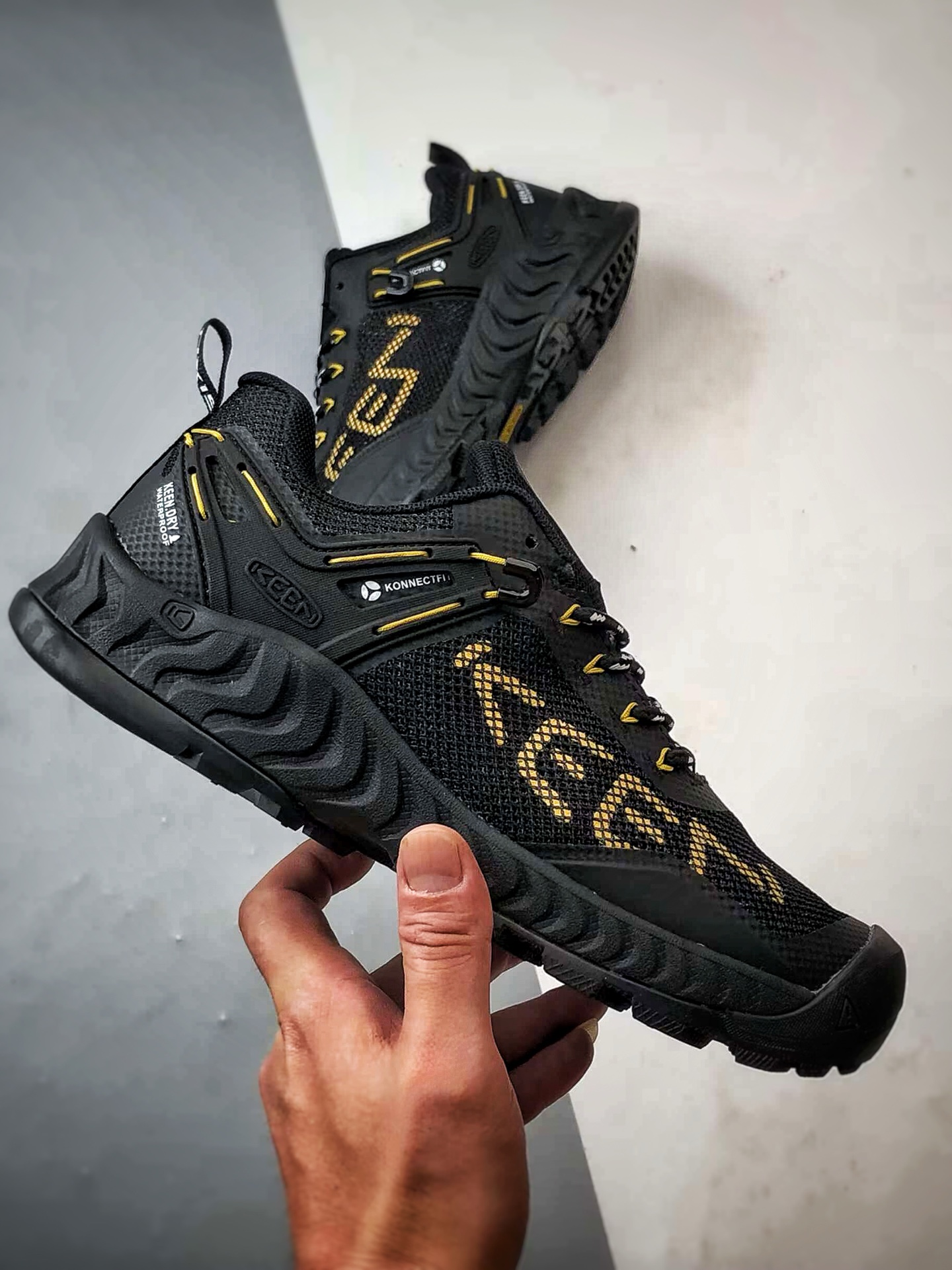 210 Keen Nxis Evo 黑色 舒适防滑耐磨低帮徒步鞋