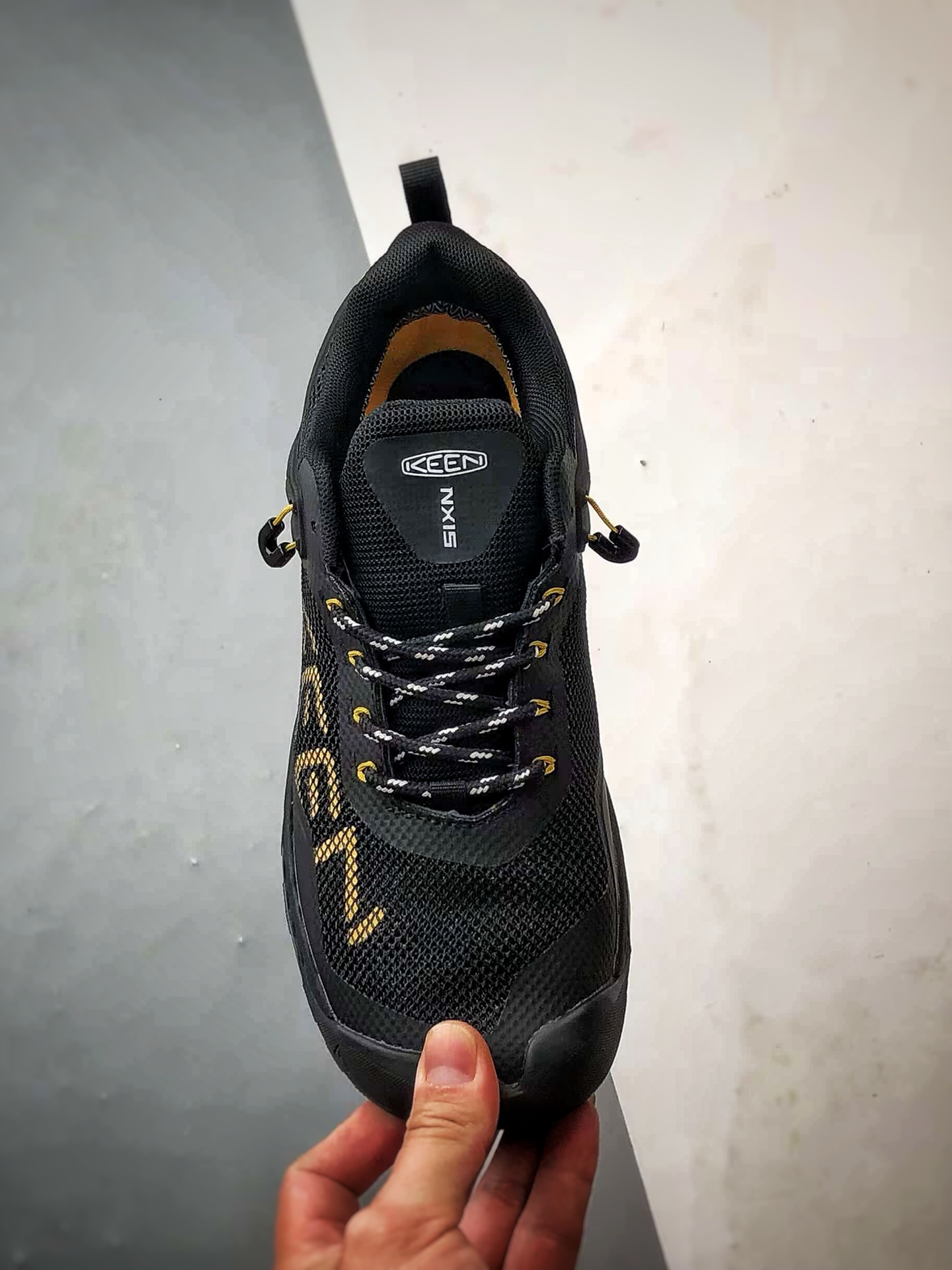 210 Keen Nxis Evo 黑色 舒适防滑耐磨低帮徒步鞋