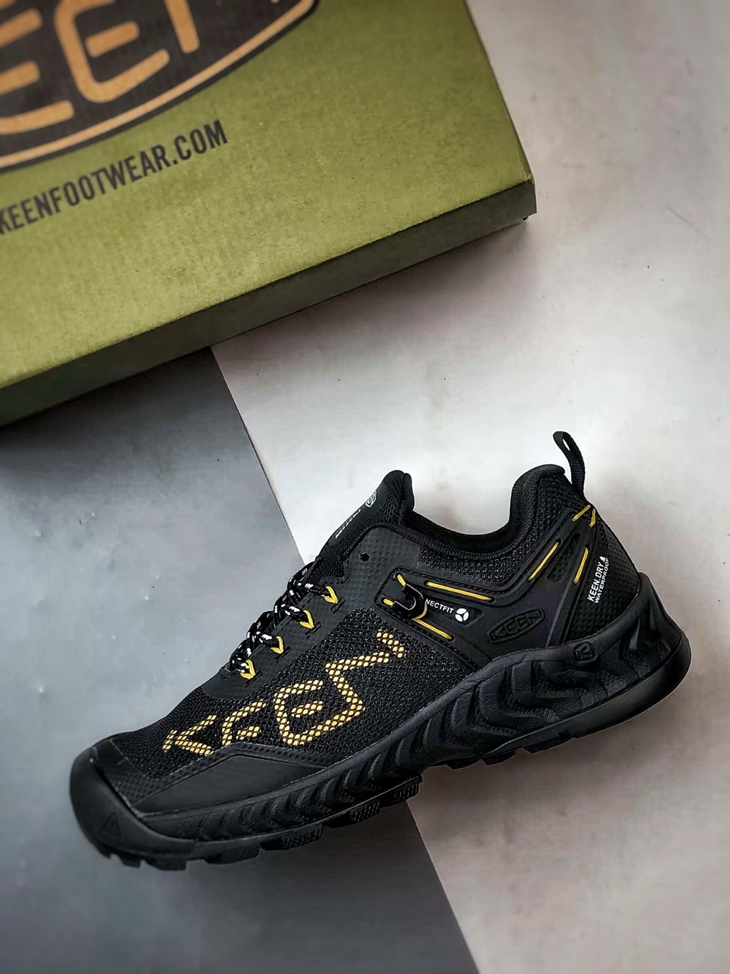 210 Keen Nxis Evo 黑色 舒适防滑耐磨低帮徒步鞋