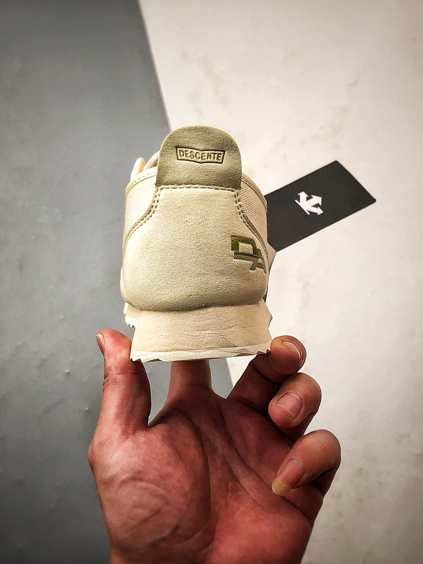 Descente Chron Tempo 米白粉 迪桑特帆布一脚蹬轻便生活休闲鞋-莆田鞋,莆田鞋货源,高仿鞋,高仿鞋货源,安福档口,莆田高仿鞋,莆田鞋批发,高仿鞋批发,莆田高仿运动鞋,高仿运动鞋,莆田运动鞋 Descente Chron Tempo 米白粉 迪桑特帆布一脚蹬轻便生活休闲鞋