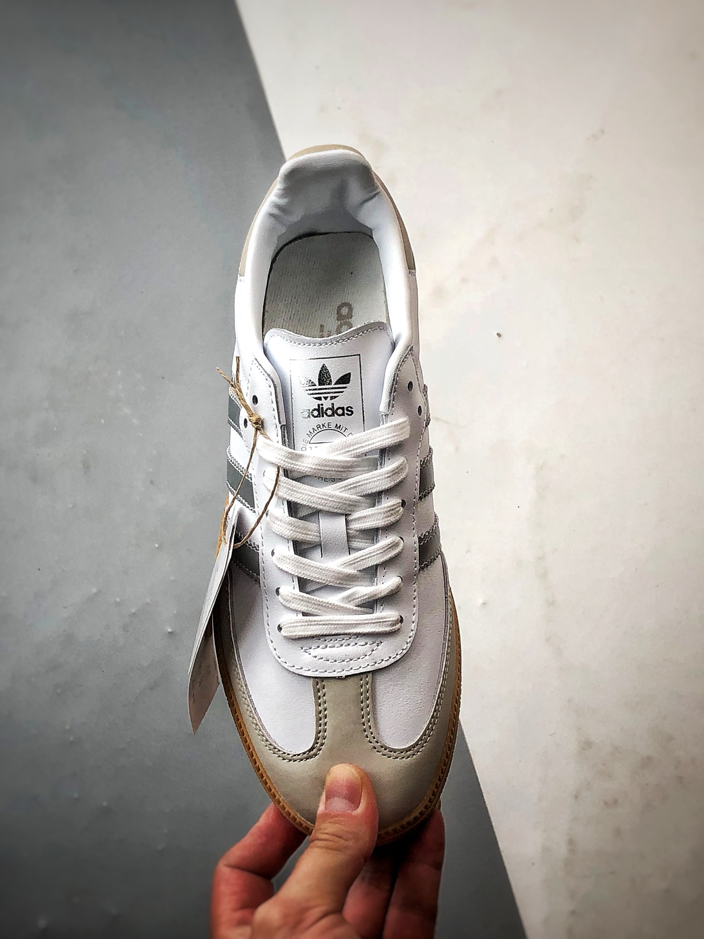 AD Originals Samba OG 白银 桑巴训练鞋 JI2725-莆田鞋,莆田鞋货源,高仿鞋,高仿鞋货源,安福档口,莆田高仿鞋,莆田鞋批发,高仿鞋批发,莆田高仿运动鞋,高仿运动鞋,莆田运动鞋 AD Originals Samba OG 白银 桑巴训练鞋 JI2725