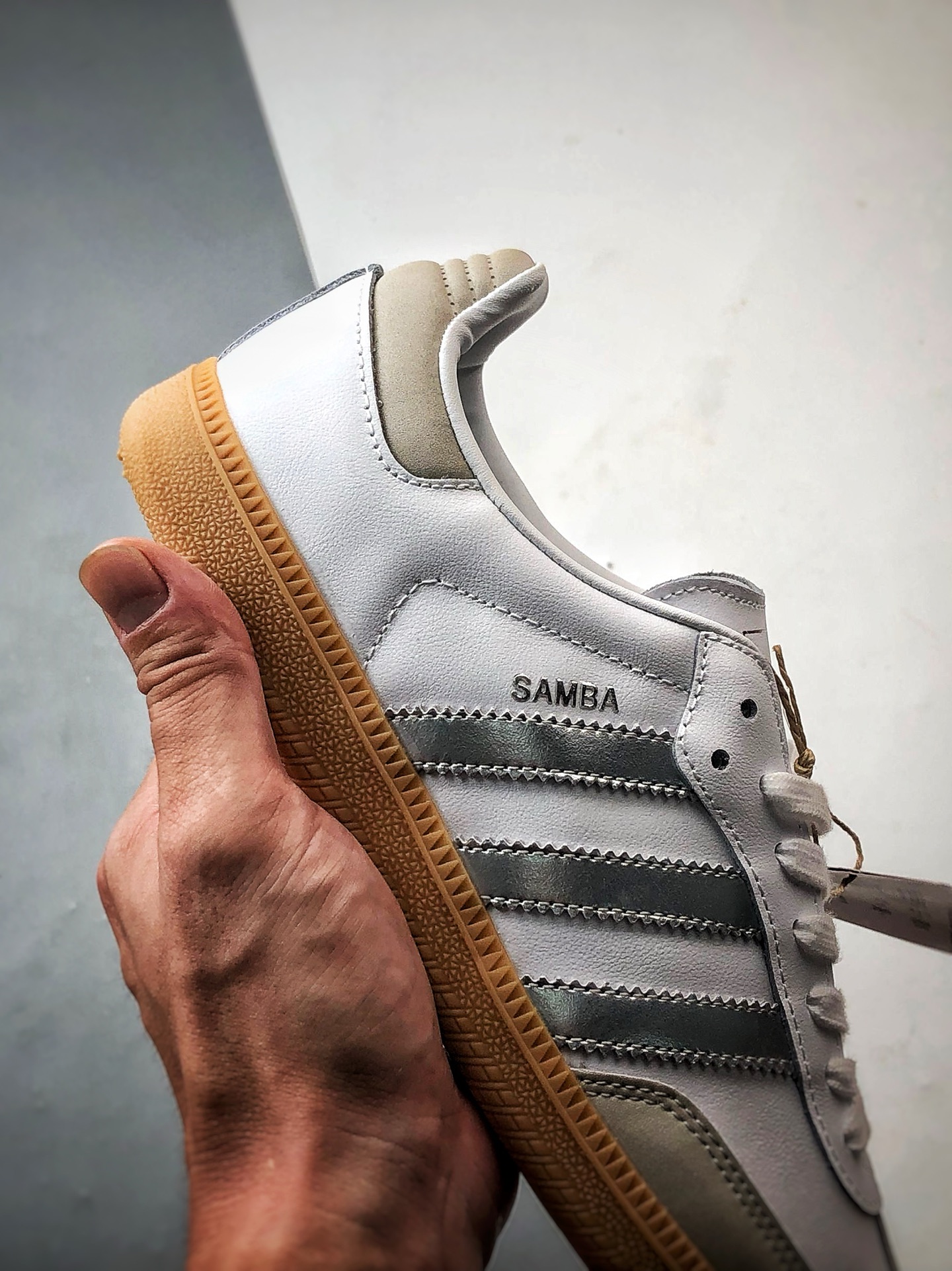 AD Originals Samba OG 白银 桑巴训练鞋 JI2725-莆田鞋,莆田鞋货源,高仿鞋,高仿鞋货源,安福档口,莆田高仿鞋,莆田鞋批发,高仿鞋批发,莆田高仿运动鞋,高仿运动鞋,莆田运动鞋 AD Originals Samba OG 白银 桑巴训练鞋 JI2725