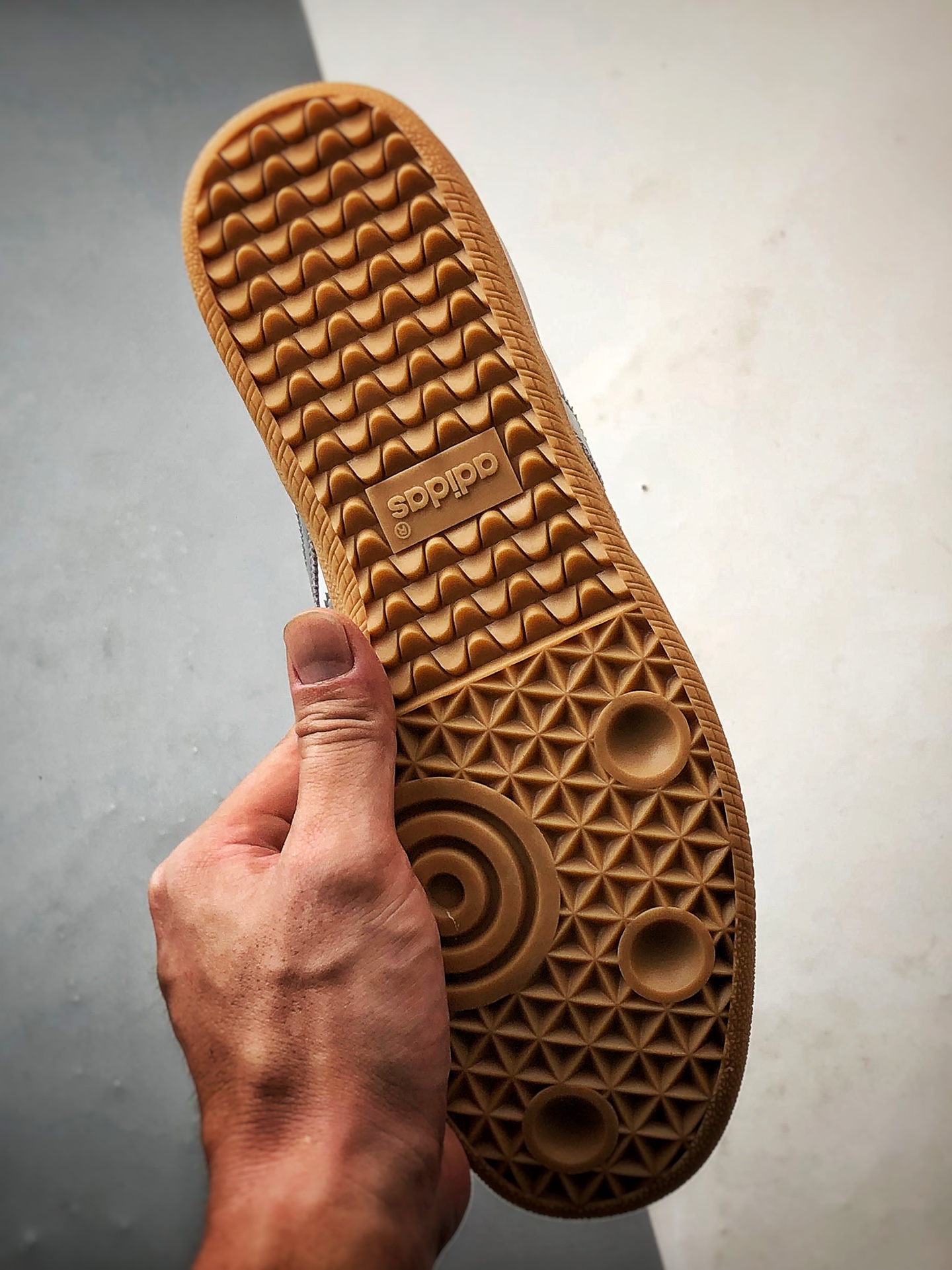 AD Originals Samba OG 白银 桑巴训练鞋 JI2725-莆田鞋,莆田鞋货源,高仿鞋,高仿鞋货源,安福档口,莆田高仿鞋,莆田鞋批发,高仿鞋批发,莆田高仿运动鞋,高仿运动鞋,莆田运动鞋 AD Originals Samba OG 白银 桑巴训练鞋 JI2725