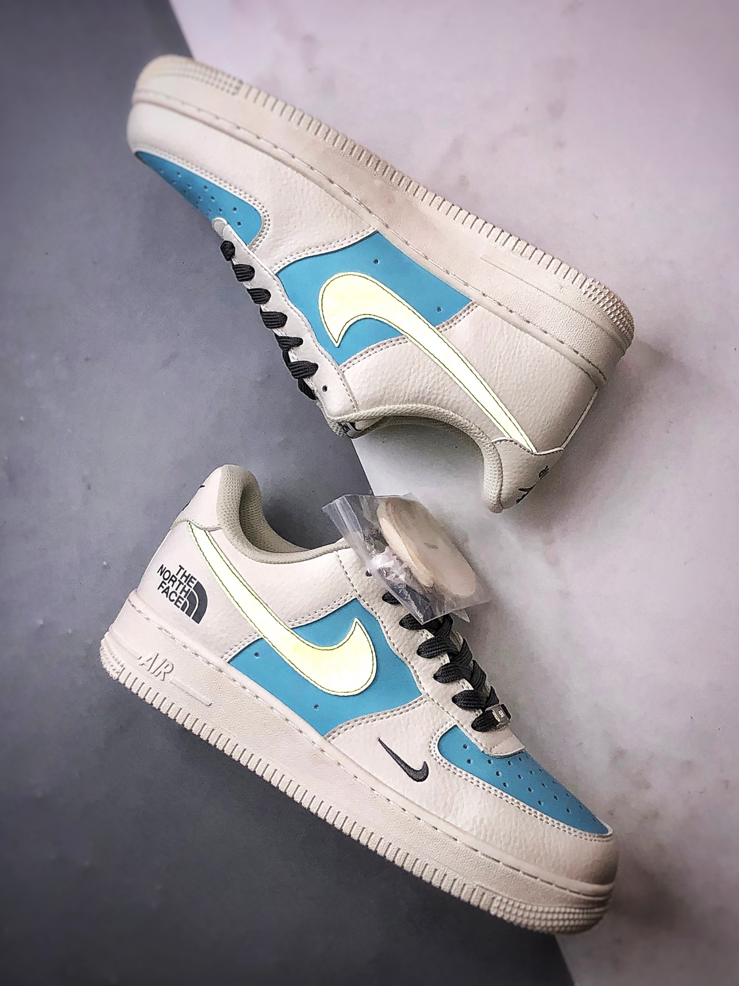 TNF x Air Force 1 Low 米蓝黑钩 CS5288-026-莆田鞋,莆田鞋货源,高仿鞋,高仿鞋货源,安福档口,莆田高仿鞋,莆田鞋批发,高仿鞋批发,莆田高仿运动鞋,高仿运动鞋,莆田运动鞋 TNF x Air Force 1 Low 米蓝黑钩 CS5288-026