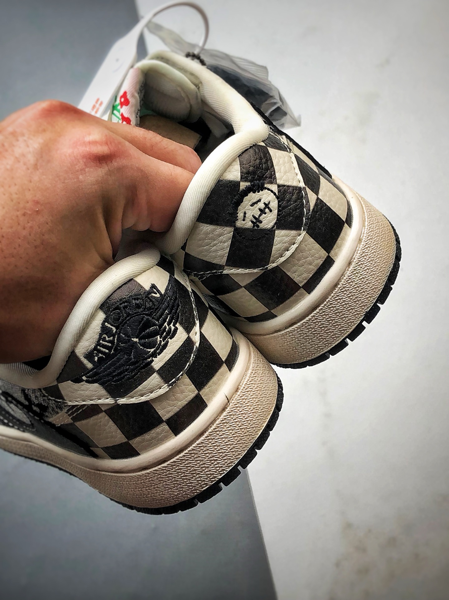 Air Jordan 1 Low OG ”高端定制” LV黑白棋盘格倒钩 LD2028-047