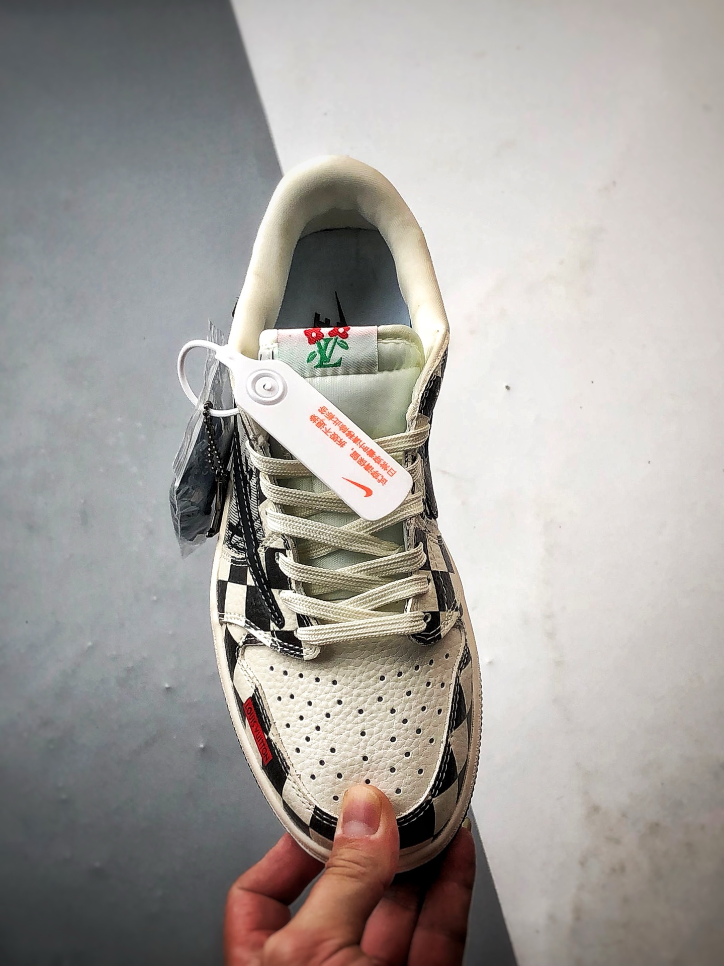 Air Jordan 1 Low OG ”高端定制” LV黑白棋盘格倒钩 LD2028-047