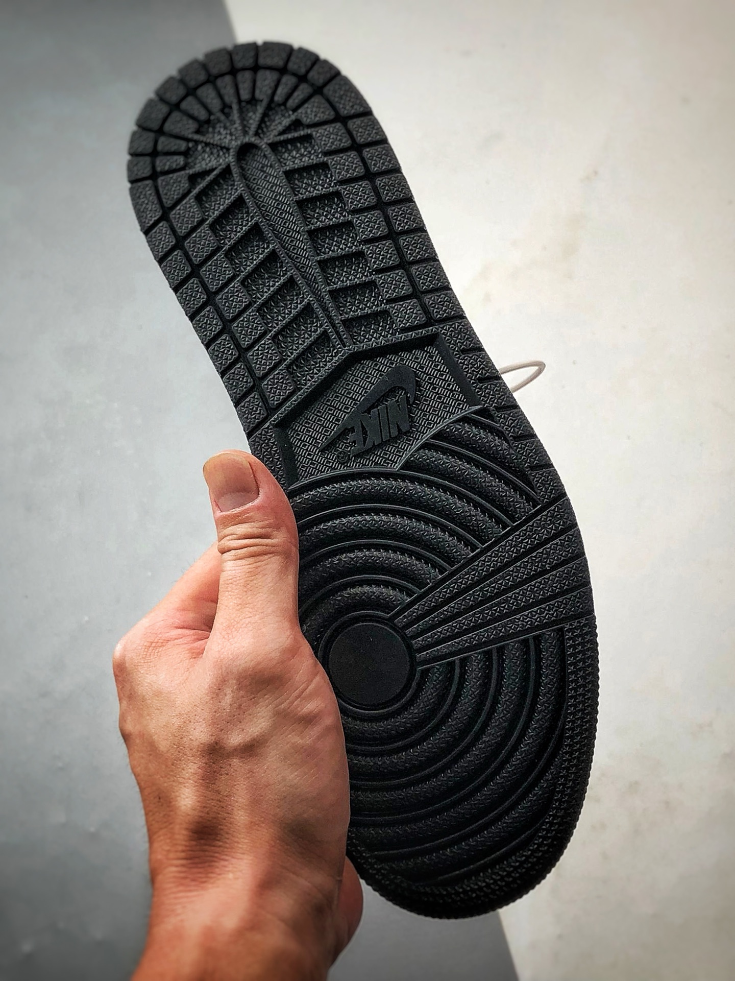 Air Jordan 1 Low OG ”高端定制” LV黑白棋盘格倒钩 LD2028-047