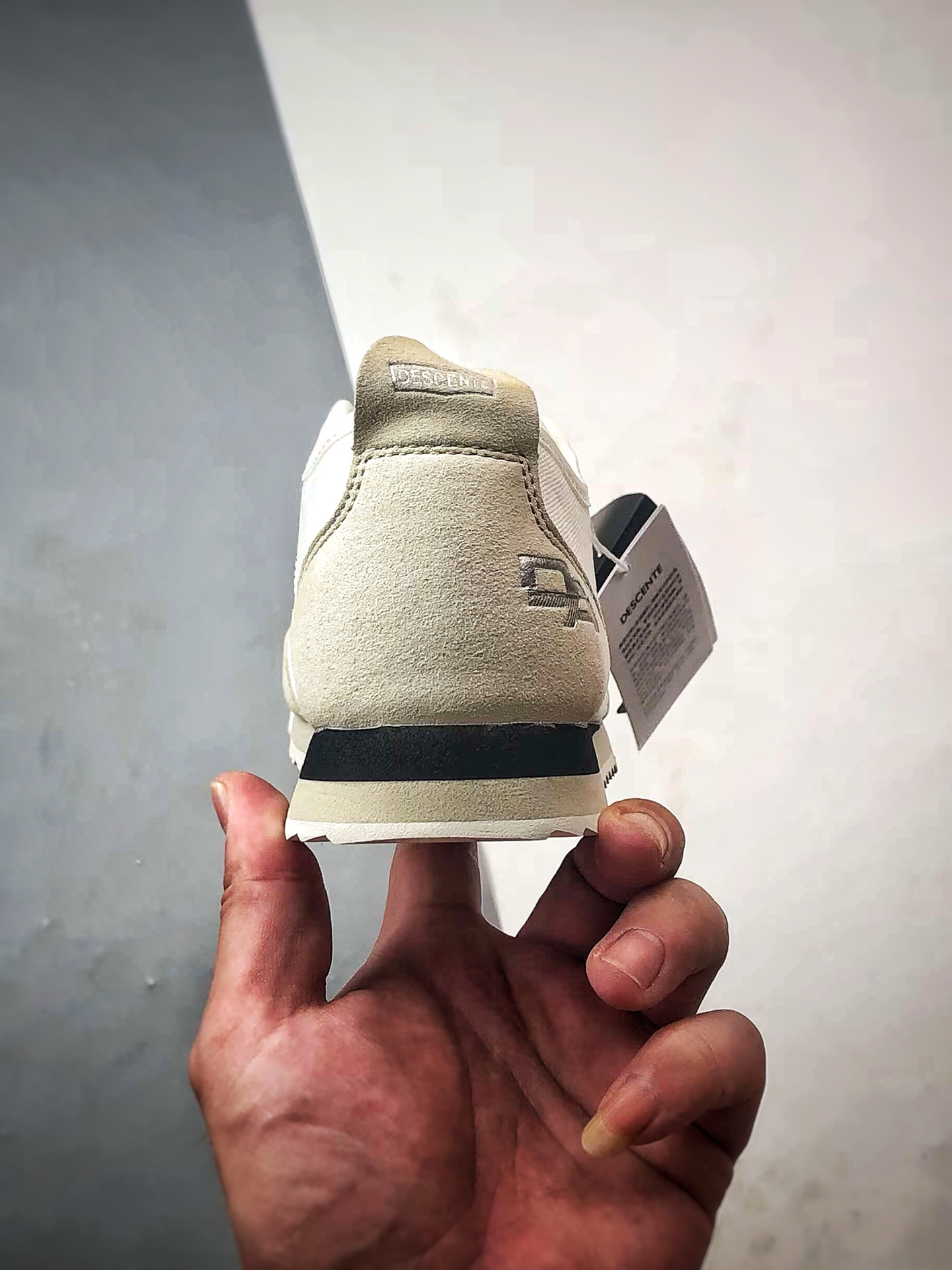 Descente Chron Tempo 白灰黑 迪桑特帆布一脚蹬轻便生活休闲鞋-莆田鞋,莆田鞋货源,高仿鞋,高仿鞋货源,安福档口,莆田高仿鞋,莆田鞋批发,高仿鞋批发,莆田高仿运动鞋,高仿运动鞋,莆田运动鞋 Descente Chron Tempo 白灰黑 迪桑特帆布一脚蹬轻便生活休闲鞋