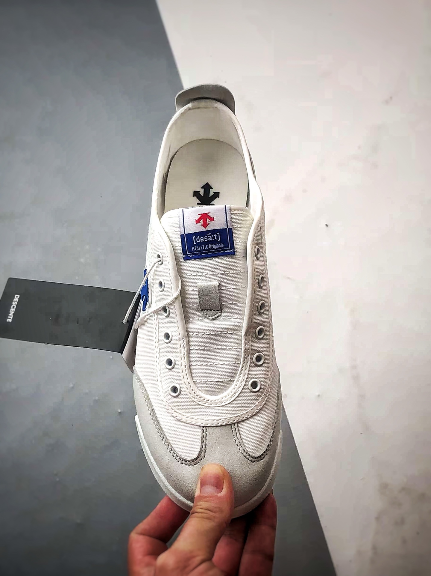 Descente Chron Tempo 白灰蓝 迪桑特帆布一脚蹬轻便生活休闲鞋-莆田鞋,莆田鞋货源,高仿鞋,高仿鞋货源,安福档口,莆田高仿鞋,莆田鞋批发,高仿鞋批发,莆田高仿运动鞋,高仿运动鞋,莆田运动鞋 Descente Chron Tempo 白灰蓝 迪桑特帆布一脚蹬轻便生活休闲鞋