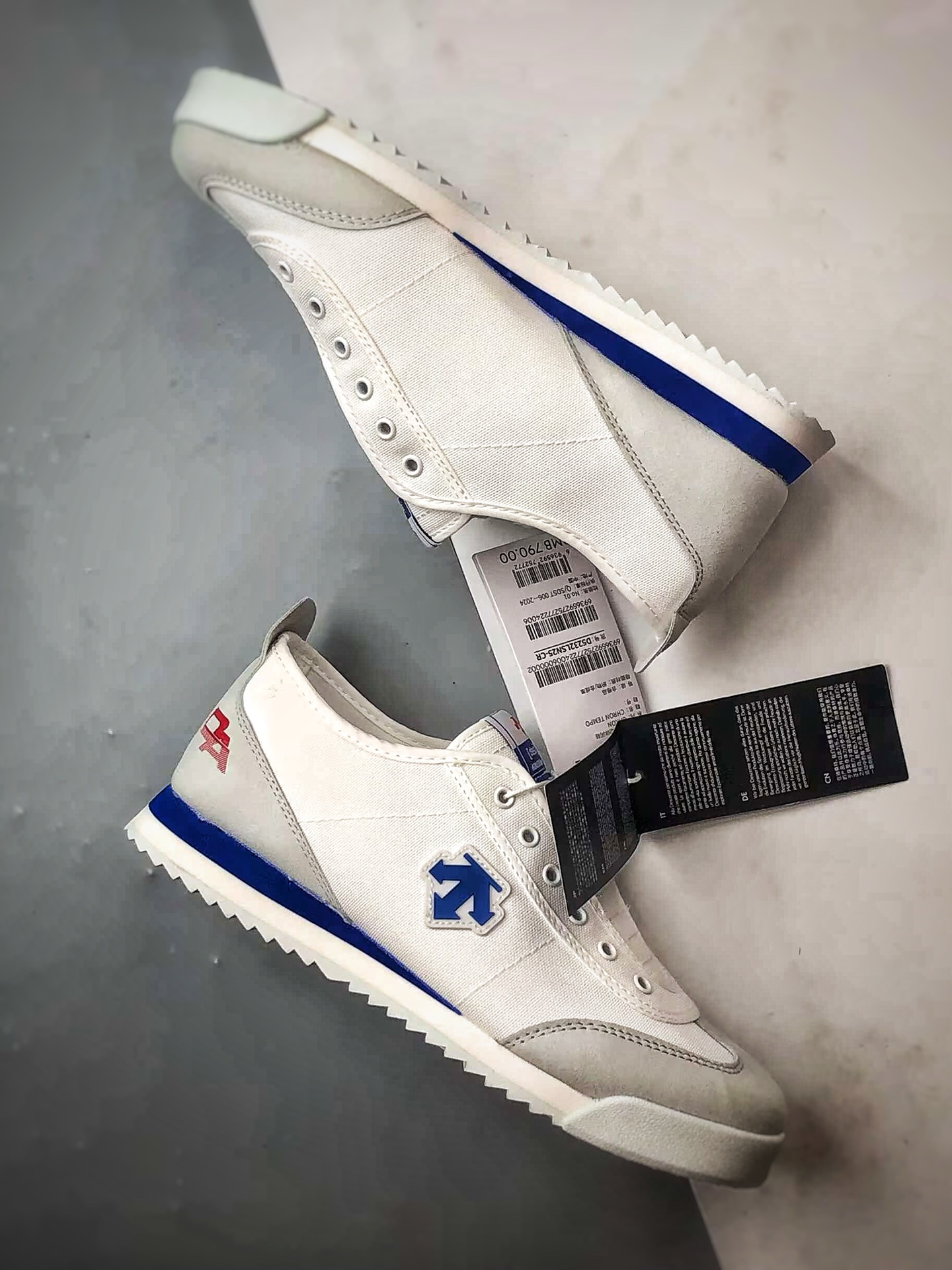 Descente Chron Tempo 白灰蓝 迪桑特帆布一脚蹬轻便生活休闲鞋-莆田鞋,莆田鞋货源,高仿鞋,高仿鞋货源,安福档口,莆田高仿鞋,莆田鞋批发,高仿鞋批发,莆田高仿运动鞋,高仿运动鞋,莆田运动鞋 Descente Chron Tempo 白灰蓝 迪桑特帆布一脚蹬轻便生活休闲鞋