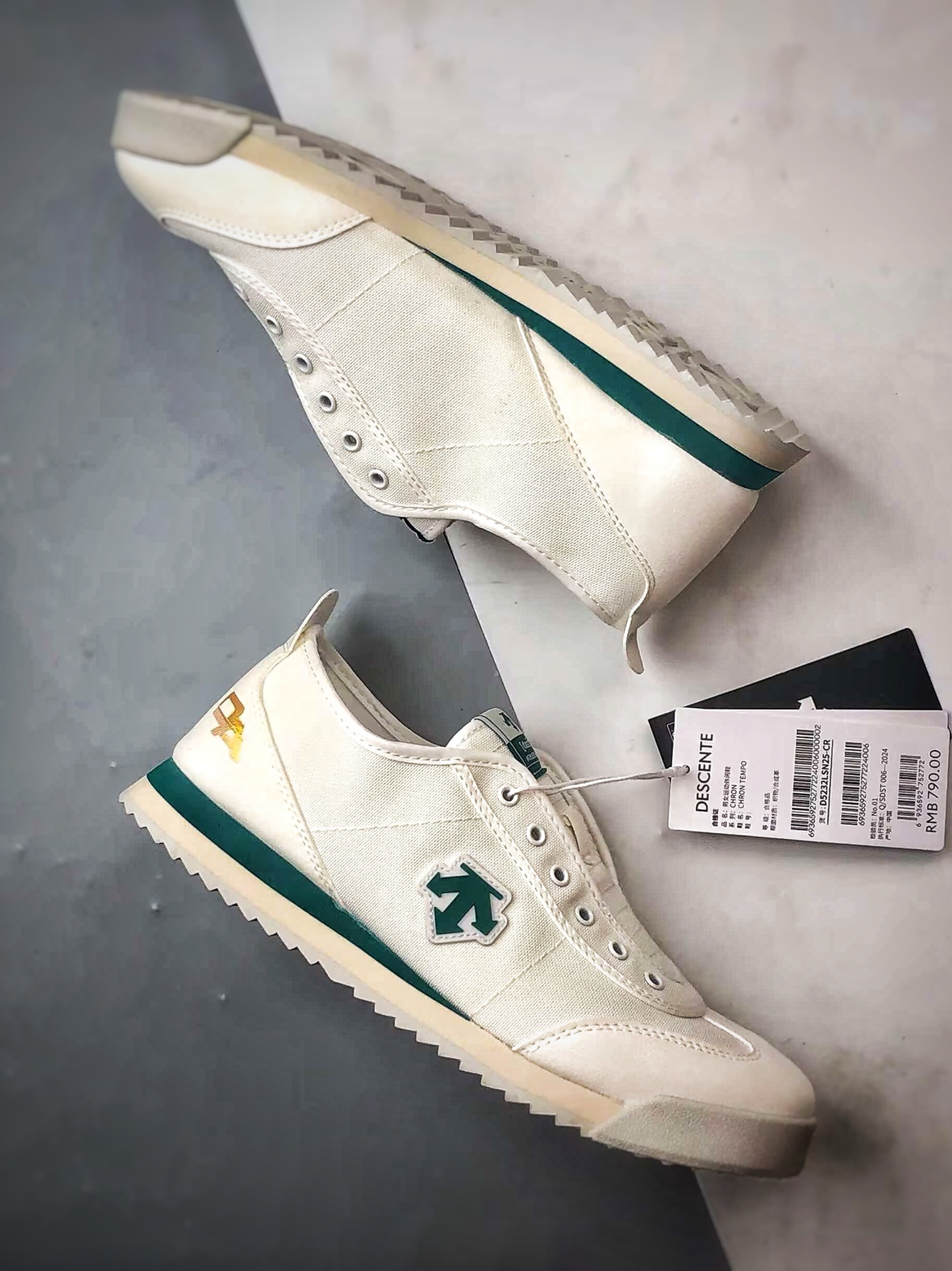 Descente Chron Tempo 白绿 迪桑特帆布一脚蹬轻便生活休闲鞋-莆田鞋,莆田鞋货源,高仿鞋,高仿鞋货源,安福档口,莆田高仿鞋,莆田鞋批发,高仿鞋批发,莆田高仿运动鞋,高仿运动鞋,莆田运动鞋 Descente Chron Tempo 白绿 迪桑特帆布一脚蹬轻便生活休闲鞋