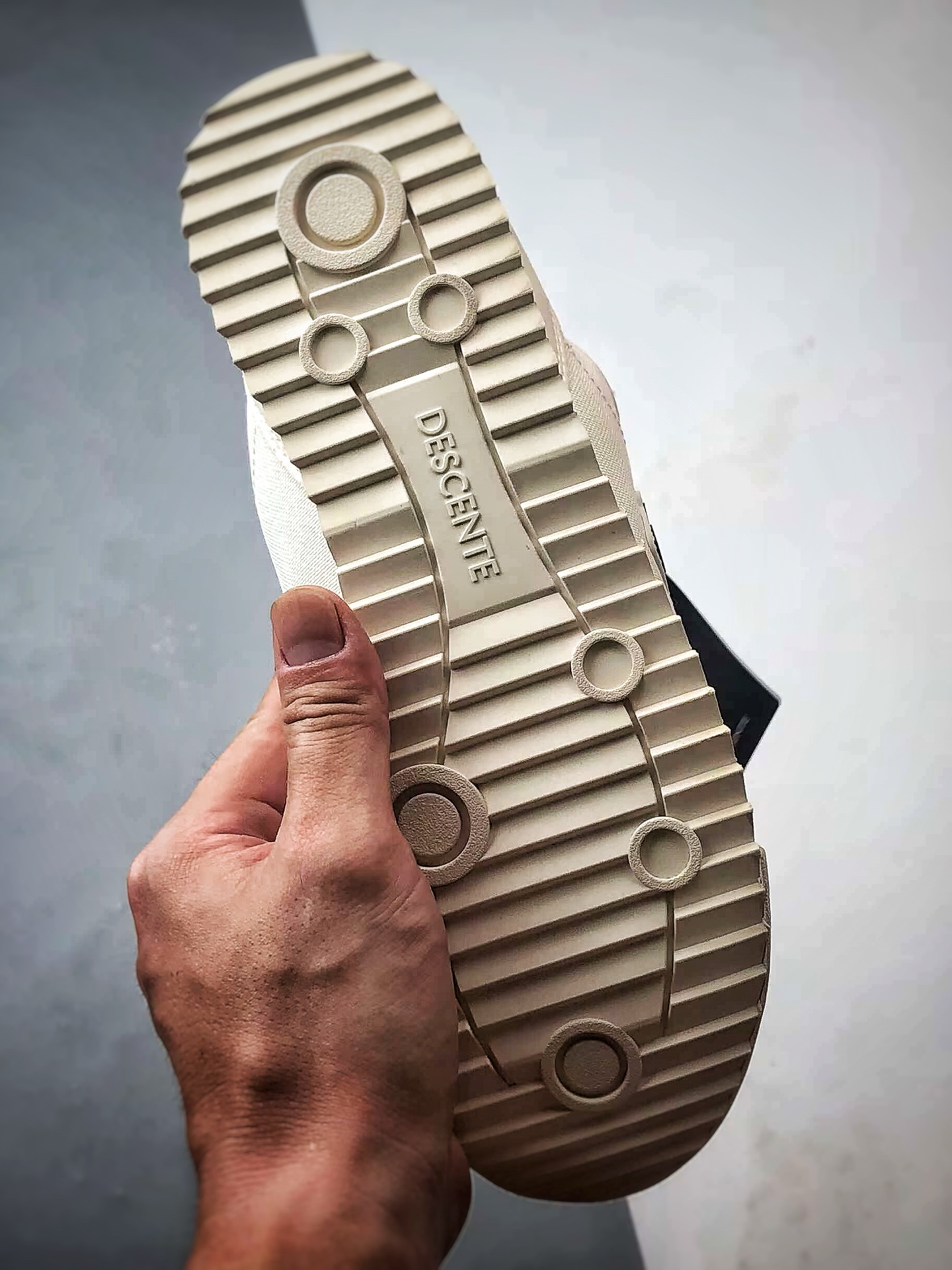 Descente Chron Tempo 白黑 迪桑特帆布一脚蹬轻便生活休闲鞋-莆田鞋,莆田鞋货源,高仿鞋,高仿鞋货源,安福档口,莆田高仿鞋,莆田鞋批发,高仿鞋批发,莆田高仿运动鞋,高仿运动鞋,莆田运动鞋 Descente Chron Tempo 白黑 迪桑特帆布一脚蹬轻便生活休闲鞋