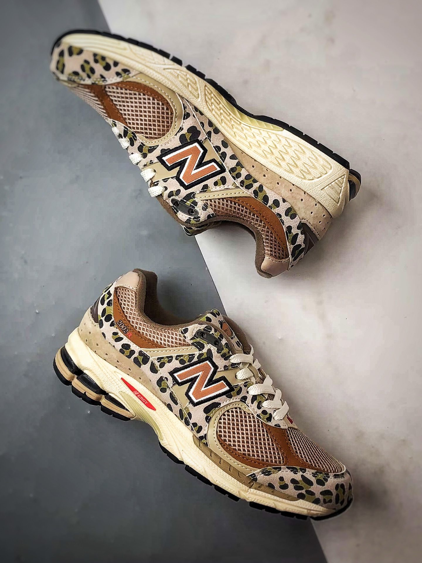 210 New Balance 2002R 豹纹棕 新百伦经典配色 U2002RCP