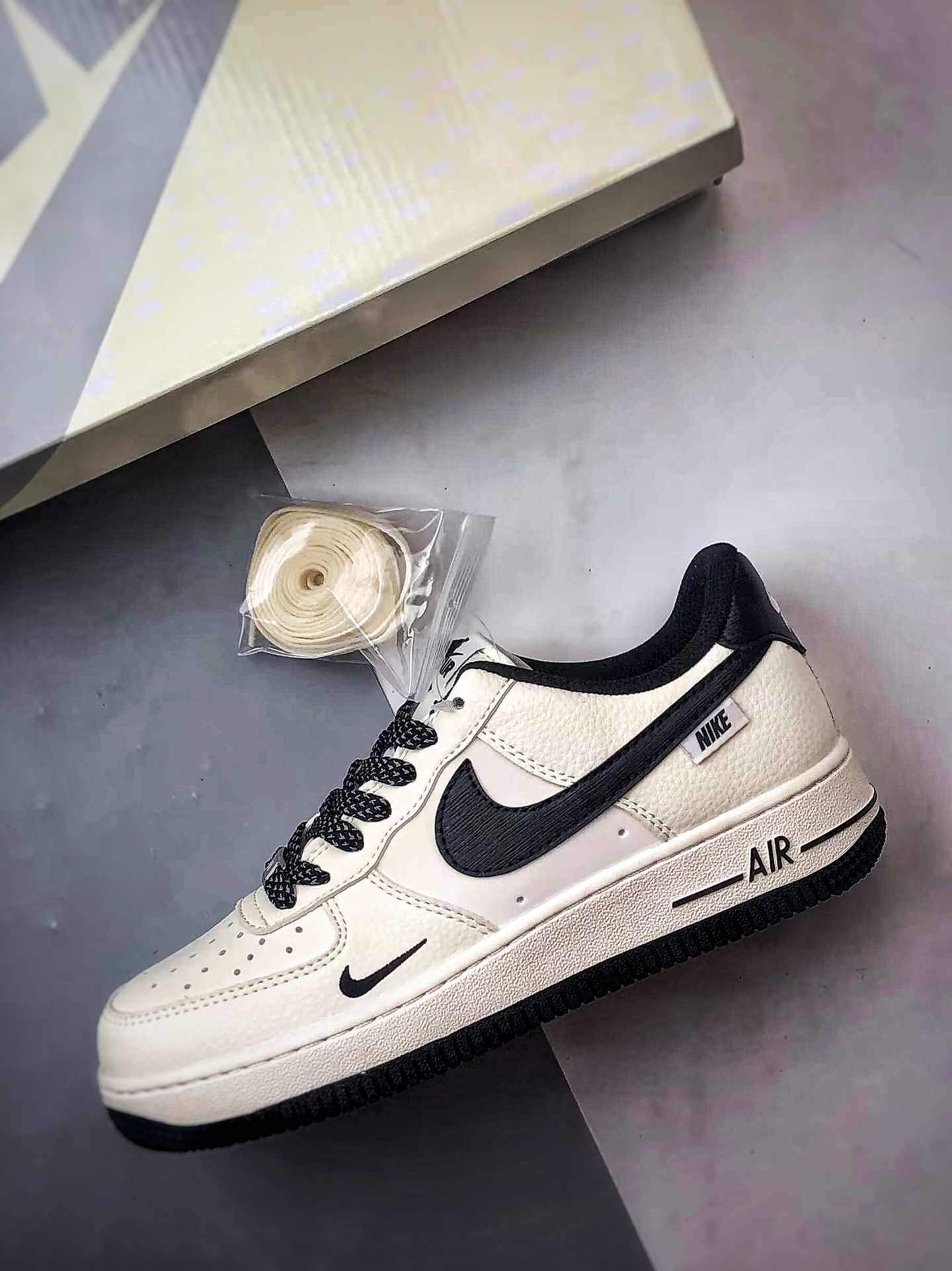 Air Force 1 '07 Low 米白黑 SM6668-105-莆田鞋,莆田鞋货源,高仿鞋,高仿鞋货源,安福档口,莆田高仿鞋,莆田鞋批发,高仿鞋批发,莆田高仿运动鞋,高仿运动鞋,莆田运动鞋 Air Force 1 '07 Low 米白黑 SM6668-105