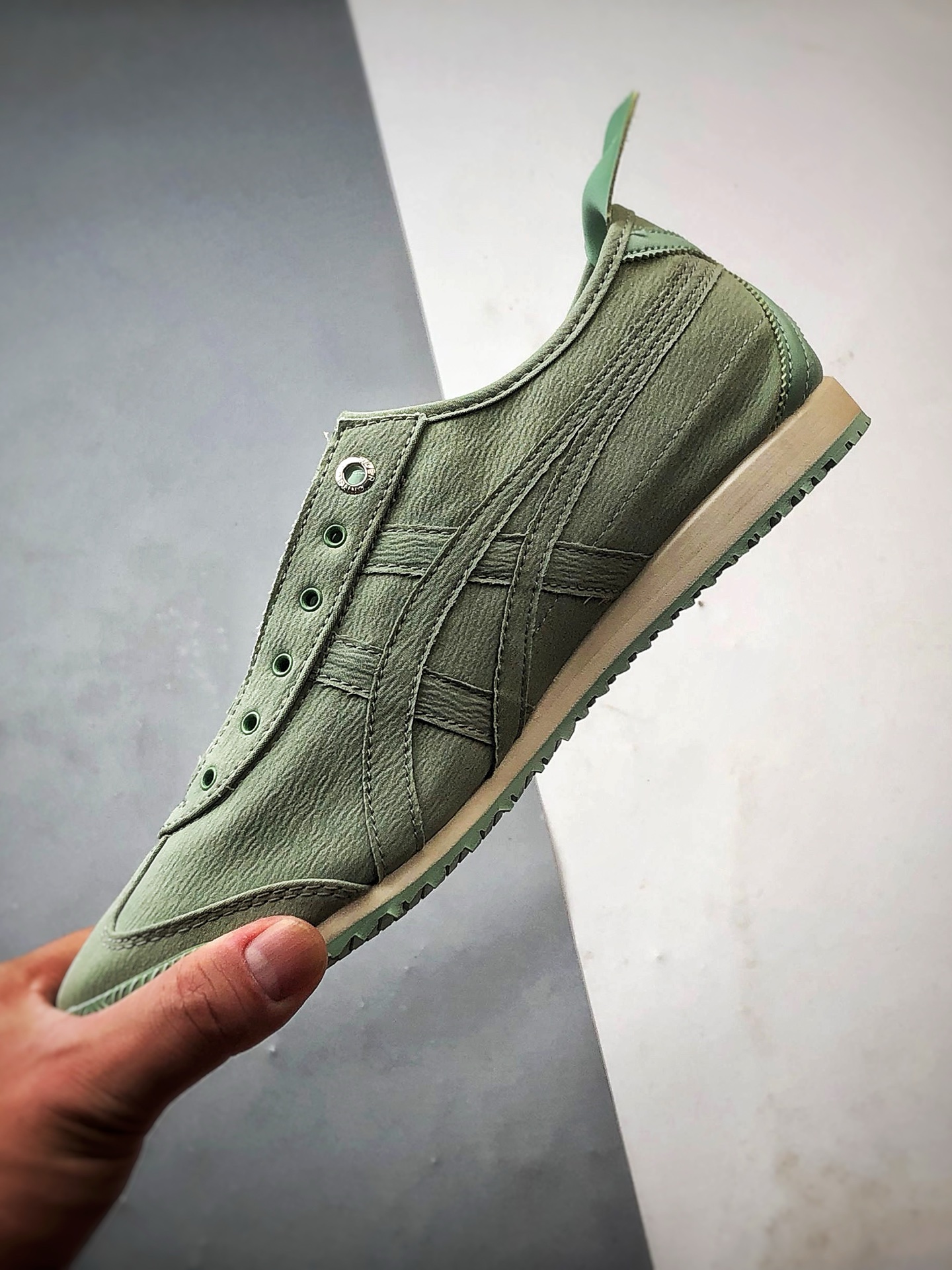 Asics 鬼冢虎 Mexico 66 SD 绿色 1183C408-300