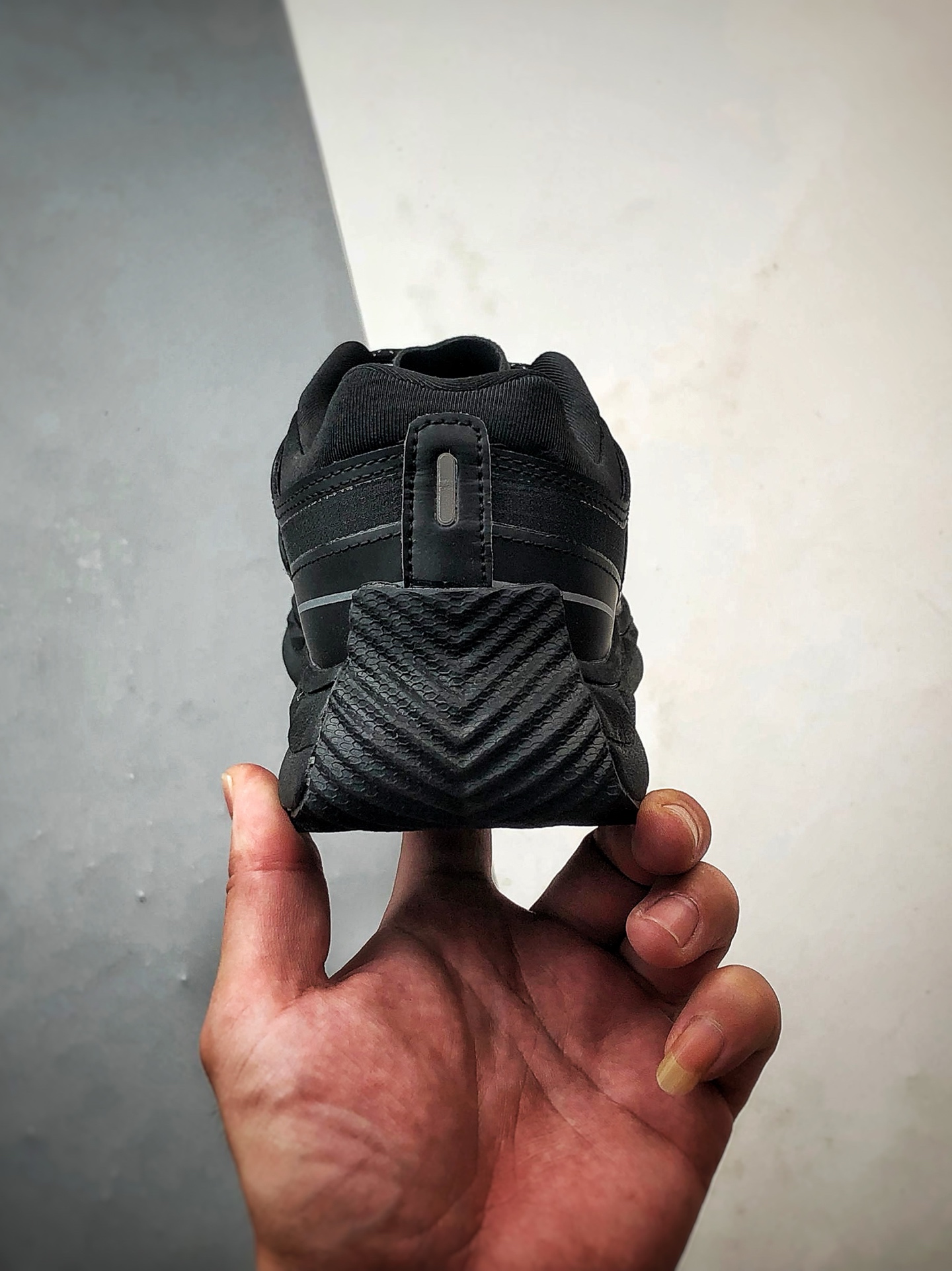 Descente Terrain D 黑色 舒适百搭低帮生活休闲鞋-莆田鞋,莆田鞋货源,高仿鞋,高仿鞋货源,安福档口,莆田高仿鞋,莆田鞋批发,高仿鞋批发,莆田高仿运动鞋,高仿运动鞋,莆田运动鞋 Descente Terrain D 黑色 舒适百搭低帮生活休闲鞋