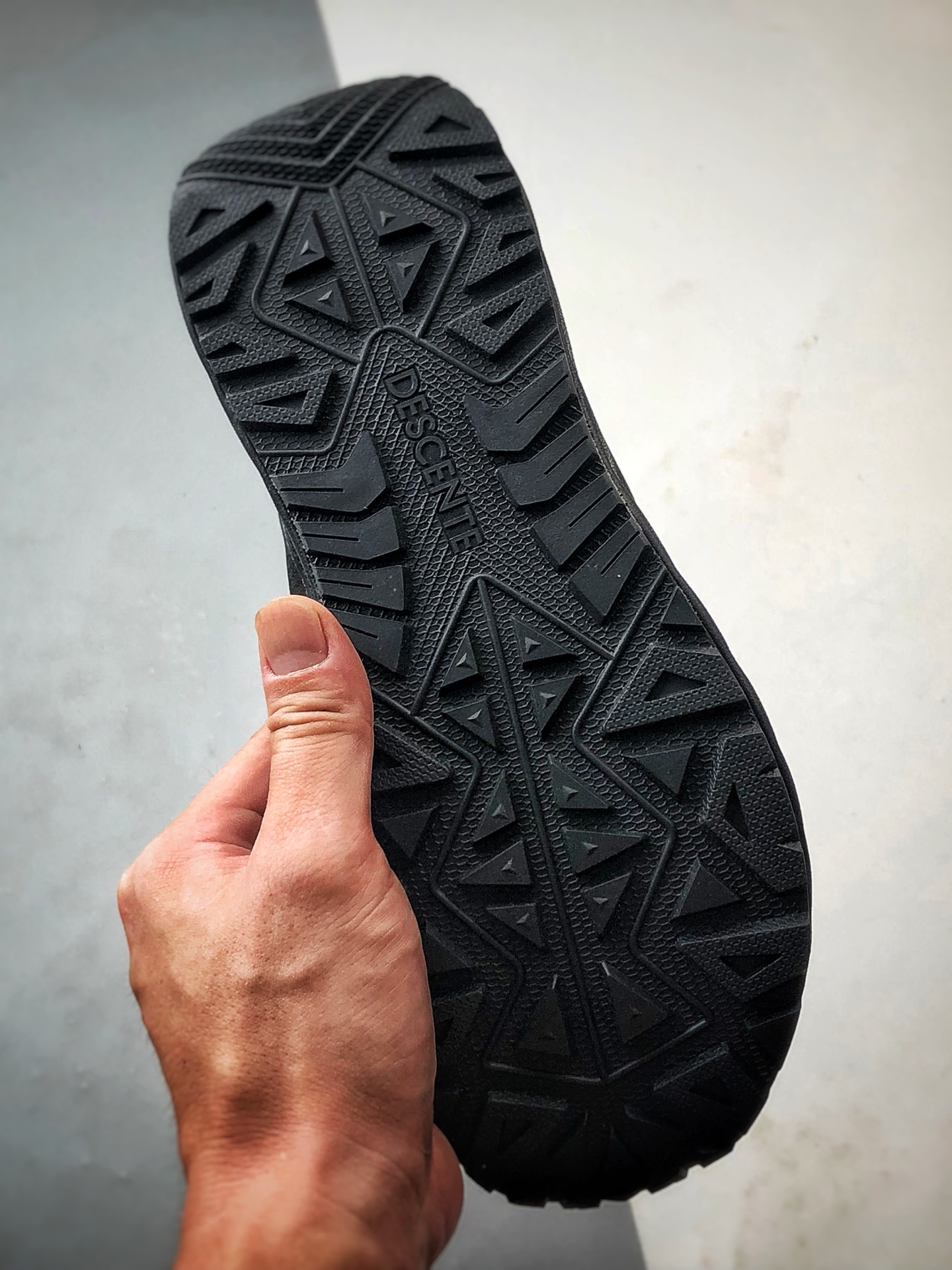 Descente Terrain D 黑色 舒适百搭低帮生活休闲鞋-莆田鞋,莆田鞋货源,高仿鞋,高仿鞋货源,安福档口,莆田高仿鞋,莆田鞋批发,高仿鞋批发,莆田高仿运动鞋,高仿运动鞋,莆田运动鞋 Descente Terrain D 黑色 舒适百搭低帮生活休闲鞋