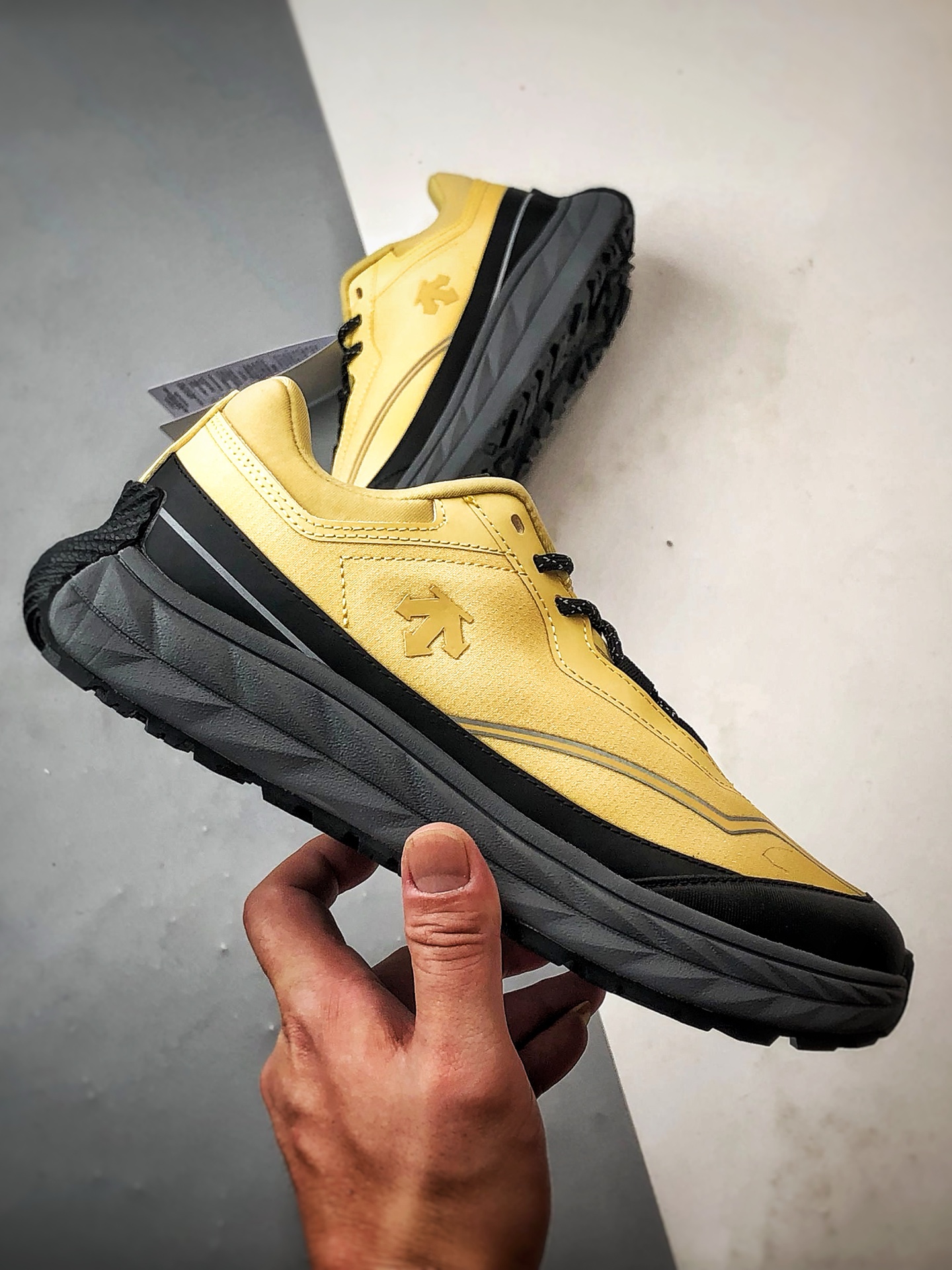 Descente Terrain D 黄黑色 舒适百搭低帮生活休闲鞋