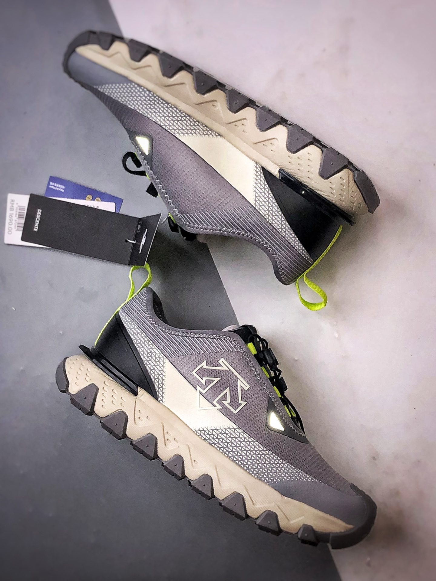 Descente Ski Style Snow Ride 灰黑色 潮流运动机能户外滑雪登山鞋-莆田鞋,莆田鞋货源,高仿鞋,高仿鞋货源,安福档口,莆田高仿鞋,莆田鞋批发,高仿鞋批发,莆田高仿运动鞋,高仿运动鞋,莆田运动鞋 Descente Ski Style Snow Ride 灰黑色 潮流运动机能户外滑雪登山鞋