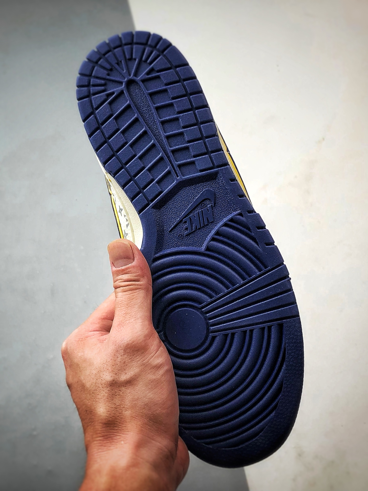 NK Dunk Low Retro ”DIY高端定制” LV拉布布白蓝黄 低帮休闲运动板鞋 SC0601-457-莆田鞋,莆田鞋货源,高仿鞋,高仿鞋货源,安福档口,莆田高仿鞋,莆田鞋批发,高仿鞋批发,莆田高仿运动鞋,高仿运动鞋,莆田运动鞋 NK Dunk Low Retro ”DIY高端定制” LV拉布布白蓝黄 低帮休闲运动板鞋 SC0601-457