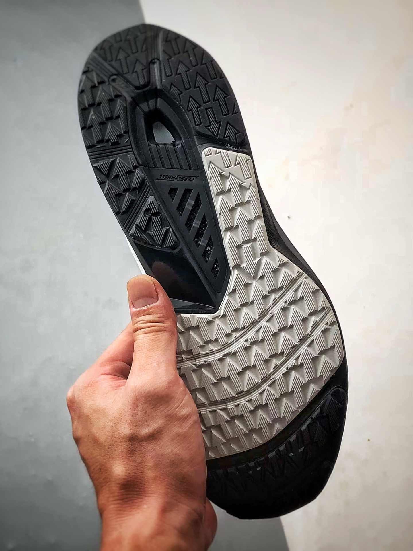 Descente Running DFluid 2.0 灰黑 流体轻量低帮运动跑步鞋-莆田鞋,莆田鞋货源,高仿鞋,高仿鞋货源,安福档口,莆田高仿鞋,莆田鞋批发,高仿鞋批发,莆田高仿运动鞋,高仿运动鞋,莆田运动鞋 Descente Running DFluid 2.0 灰黑 流体轻量低帮运动跑步鞋